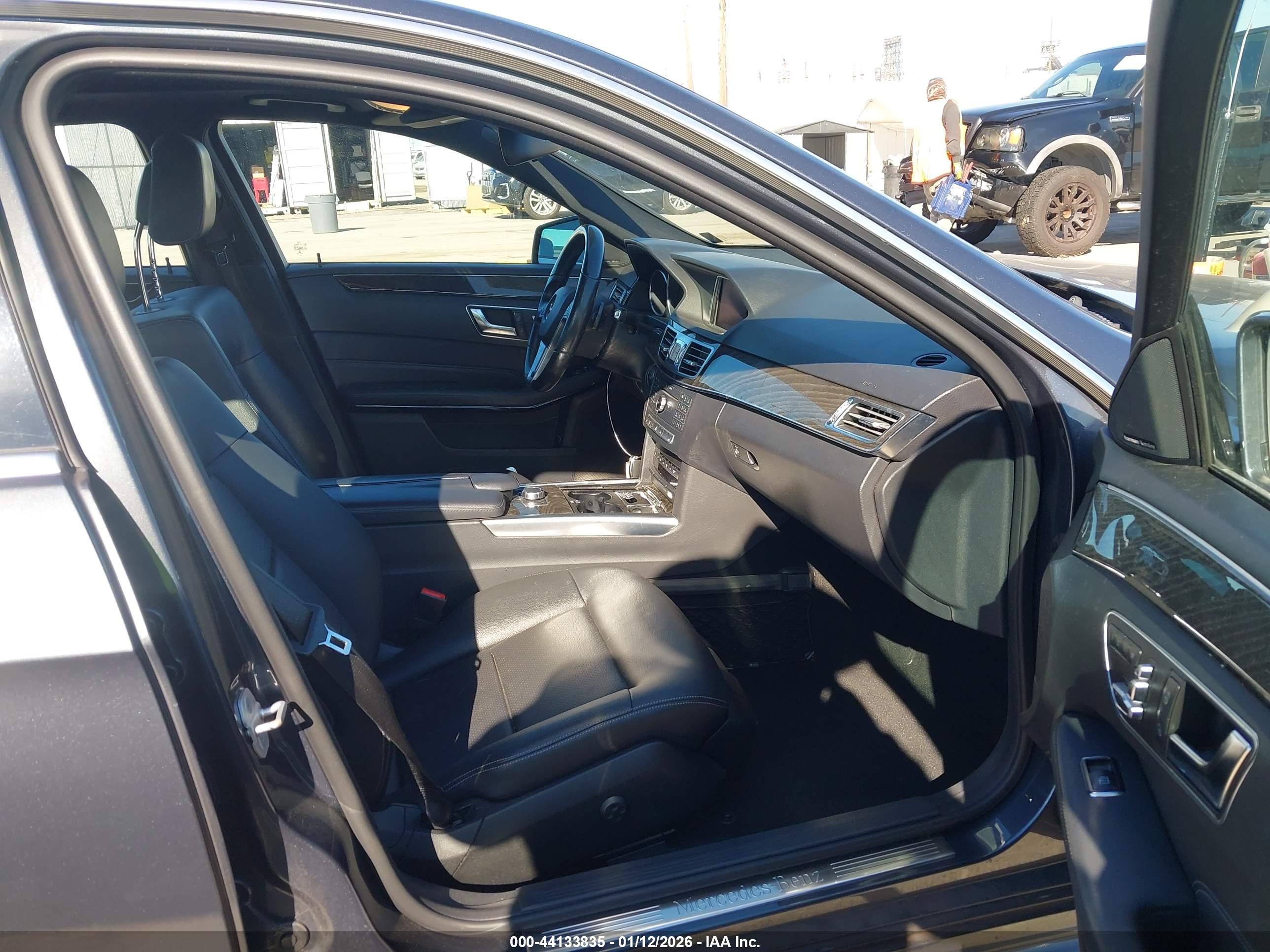 MERCEDES-BENZ E image 5
