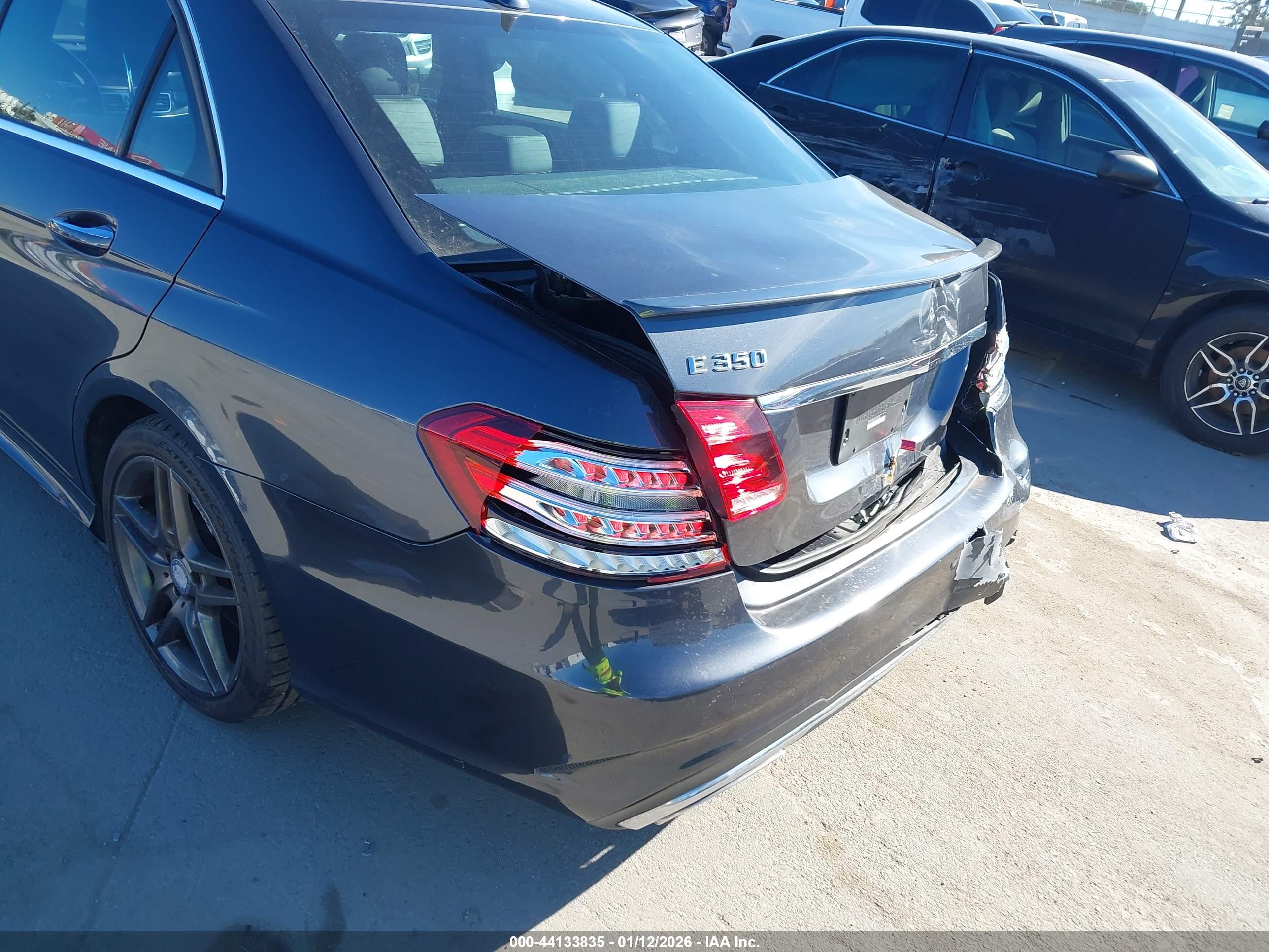 MERCEDES-BENZ E image 6