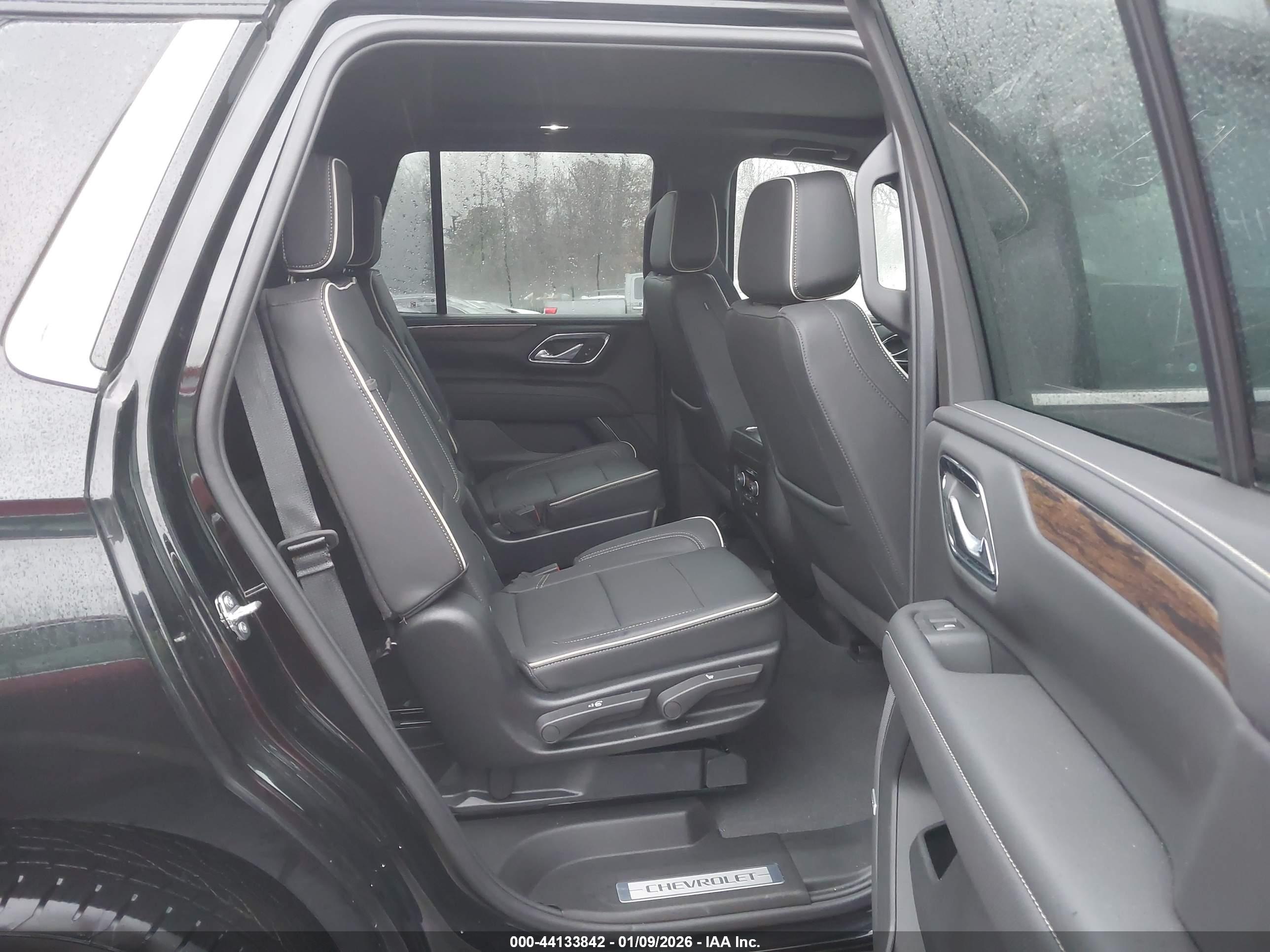 CHEVROLET TAHOE image 8