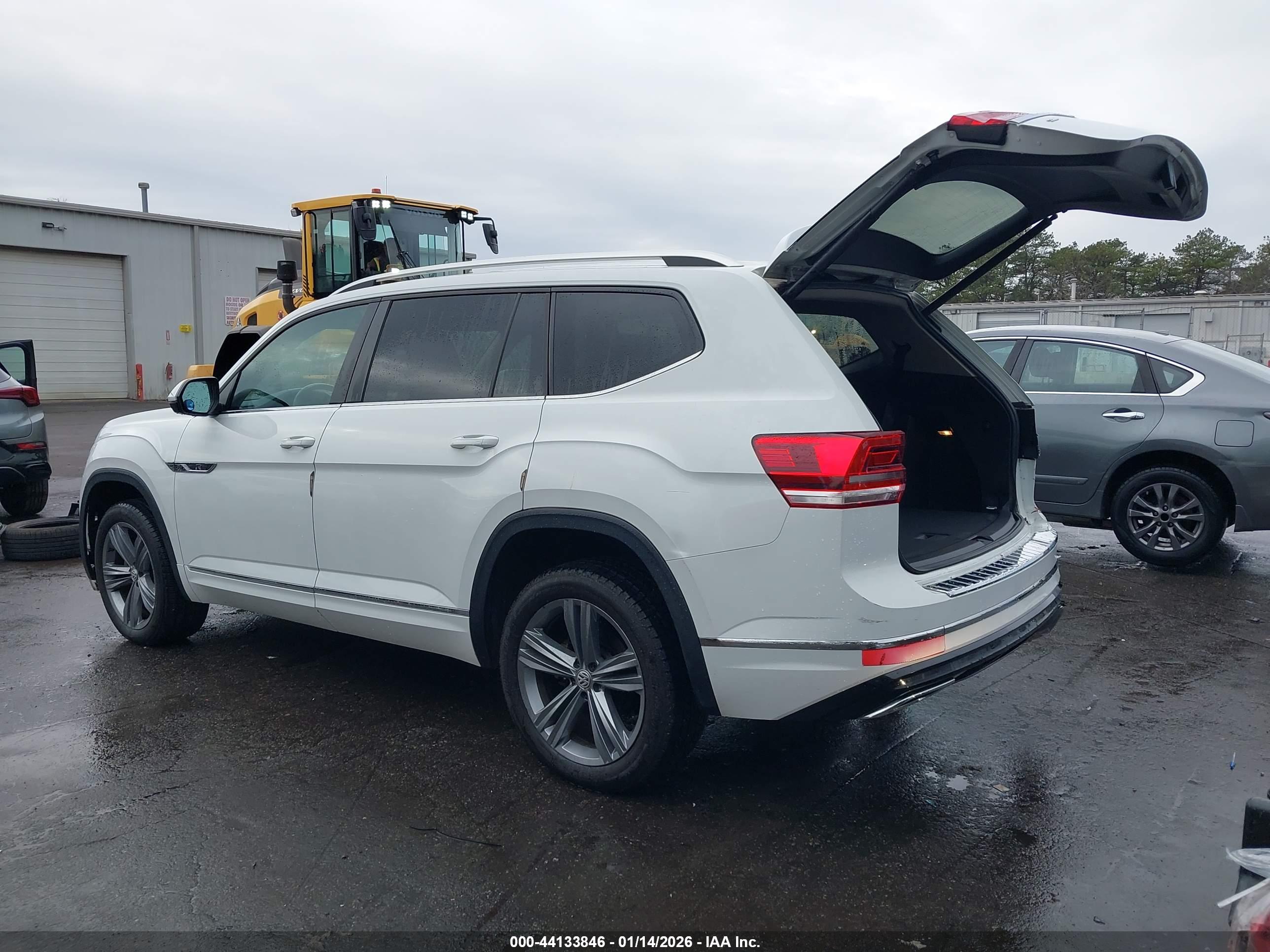 VOLKSWAGEN ATLAS image 3