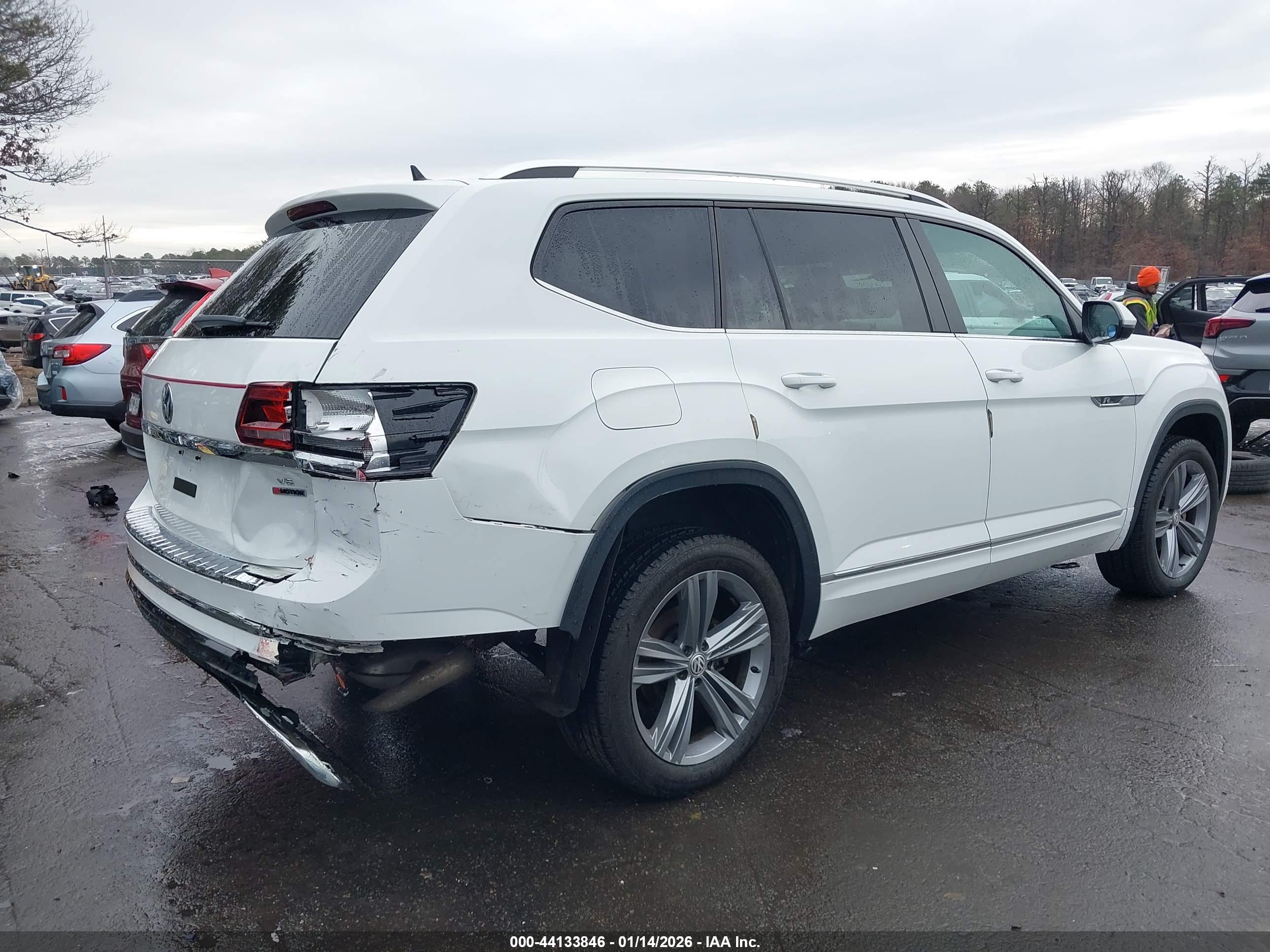 VOLKSWAGEN ATLAS image 4