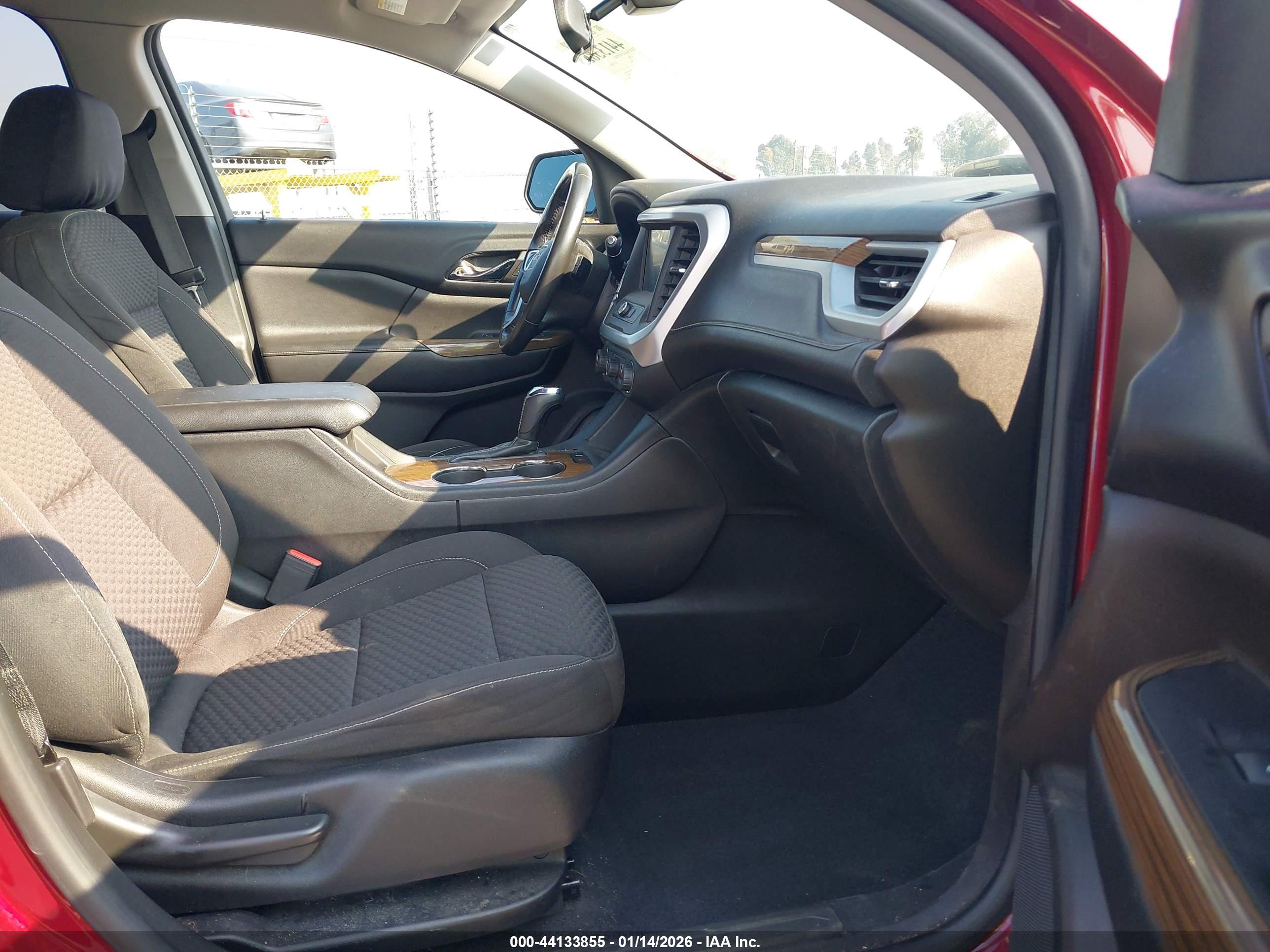 GMC ACADIA image 5