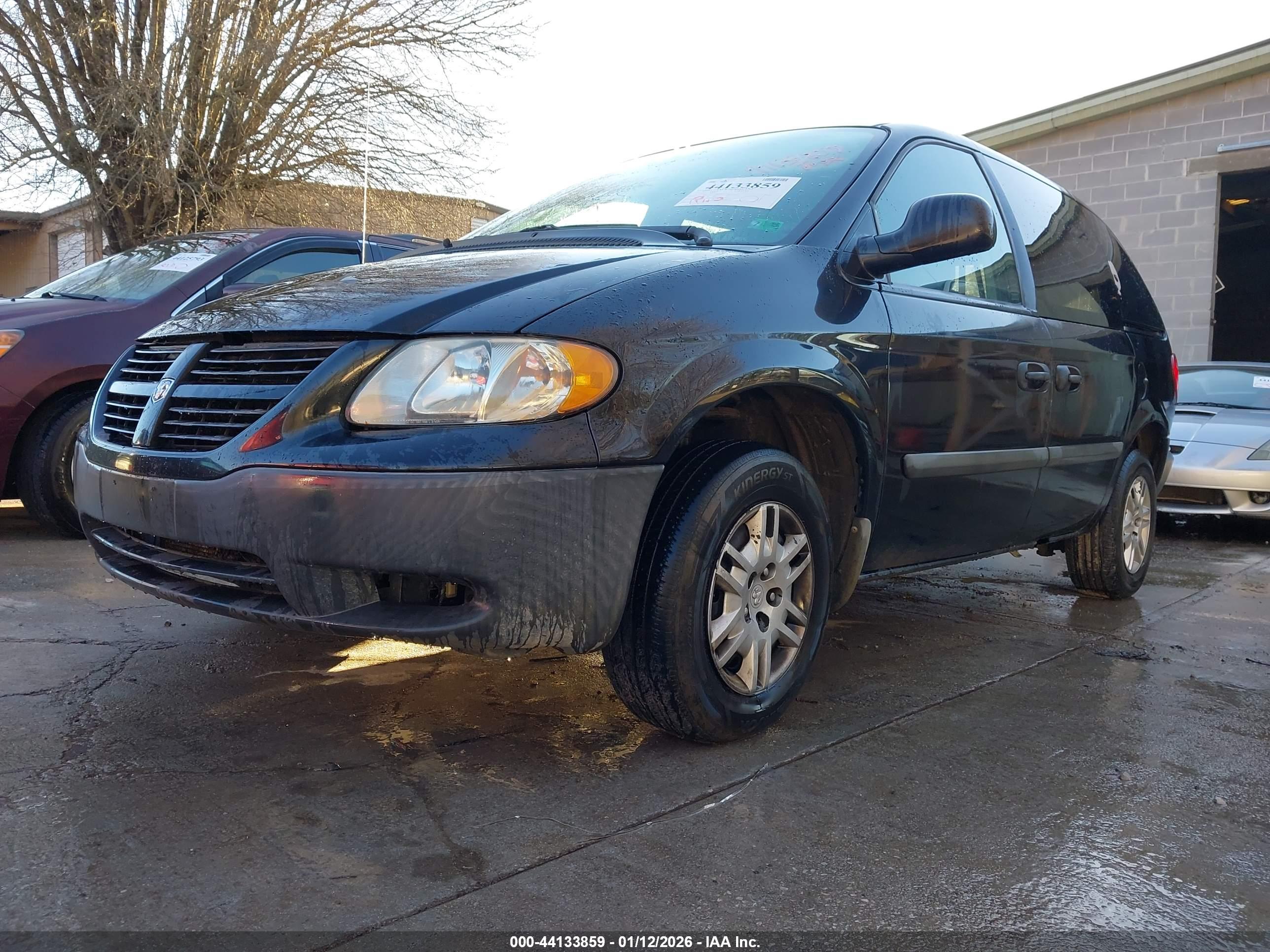 DODGE CARAVAN image 2