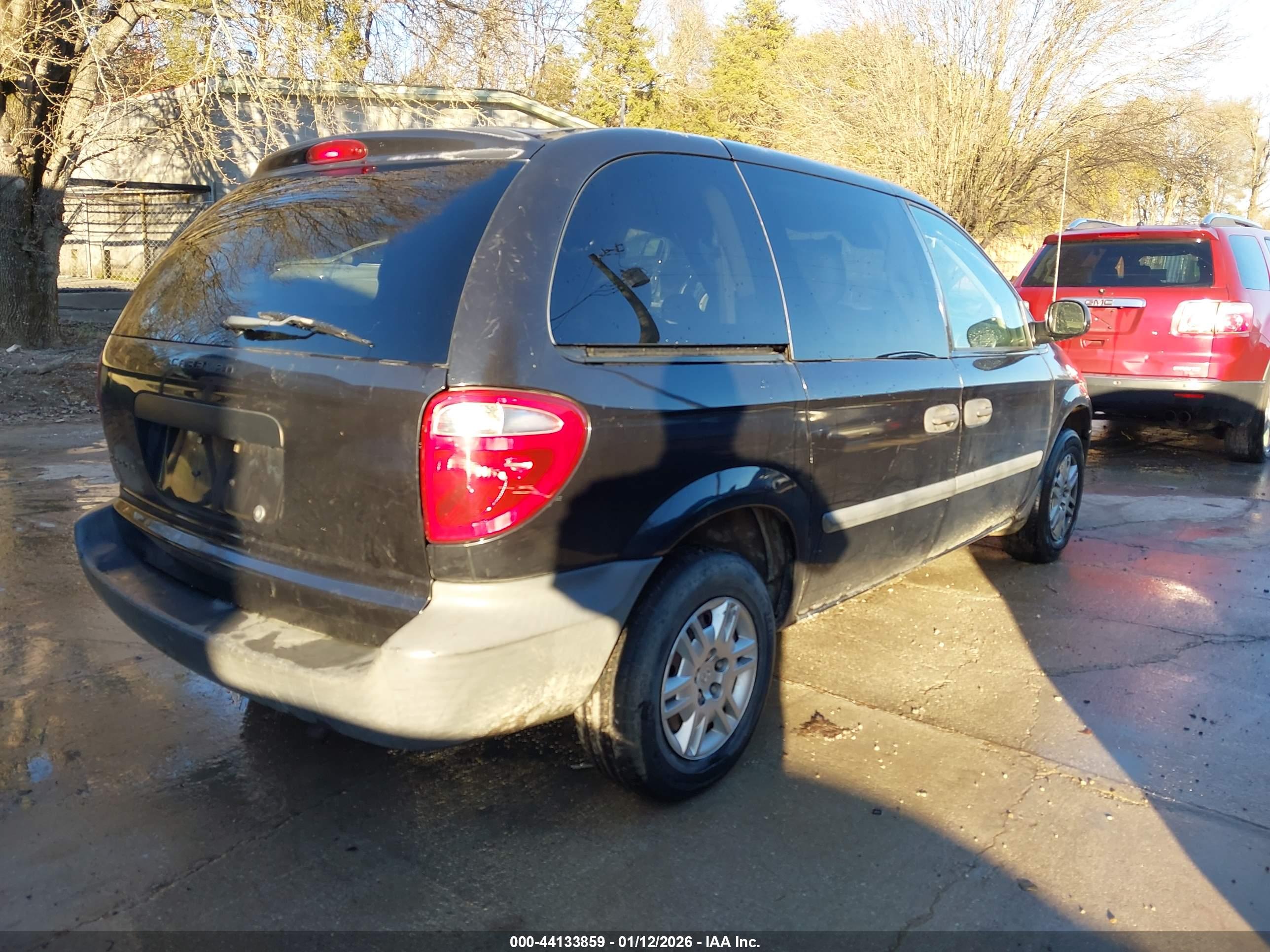 DODGE CARAVAN image 4