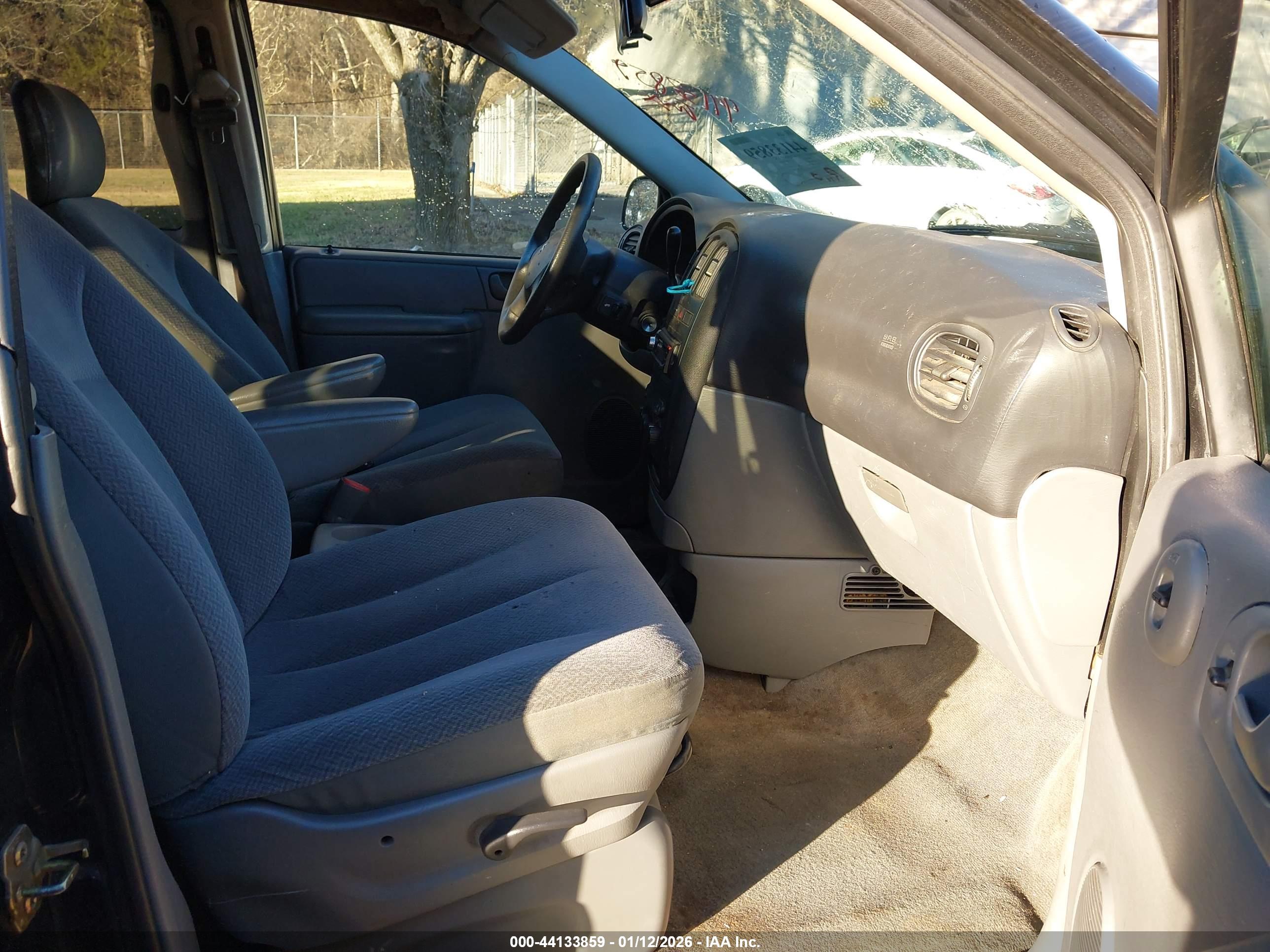 DODGE CARAVAN image 5