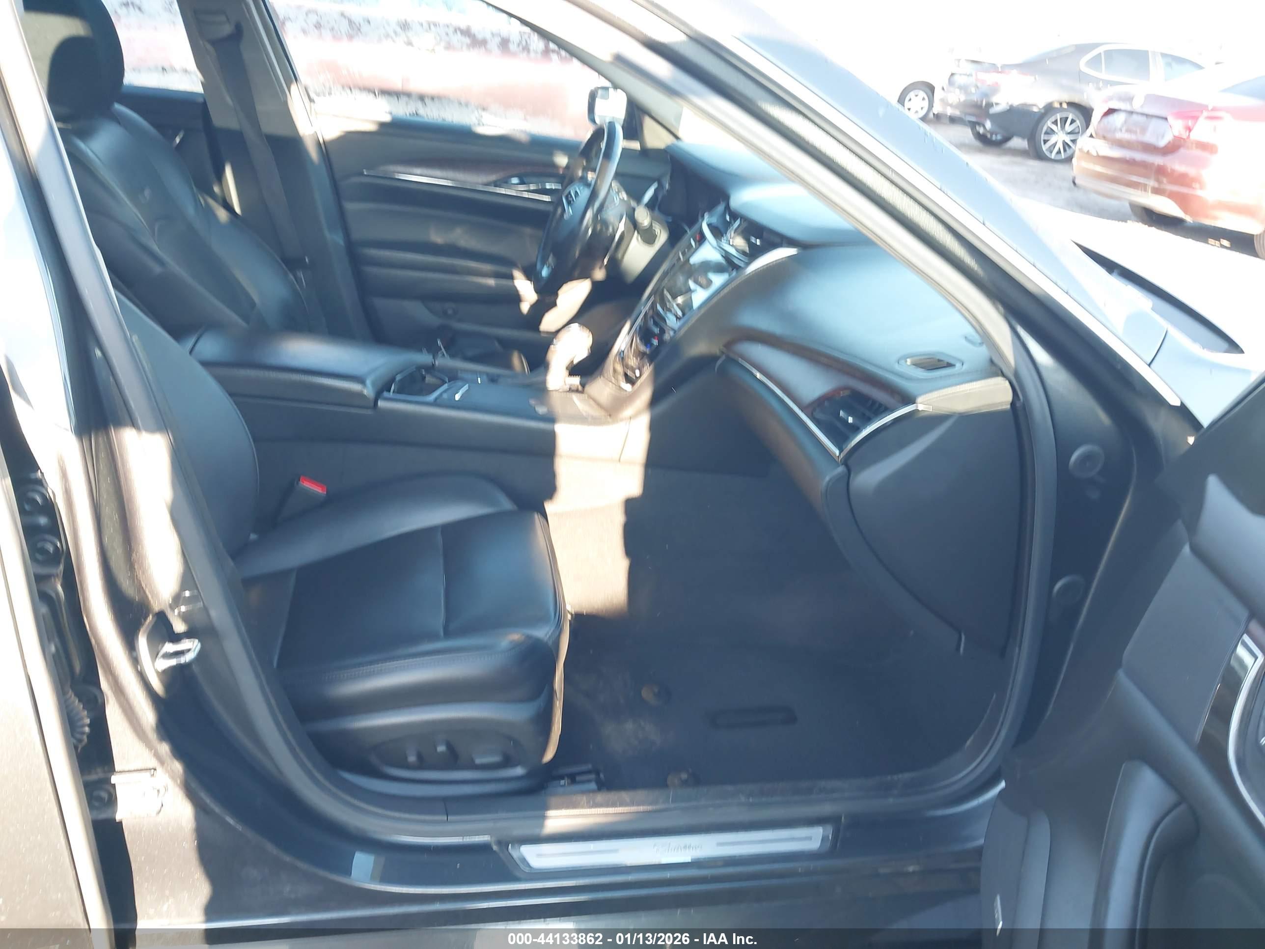 CADILLAC CTS image 5