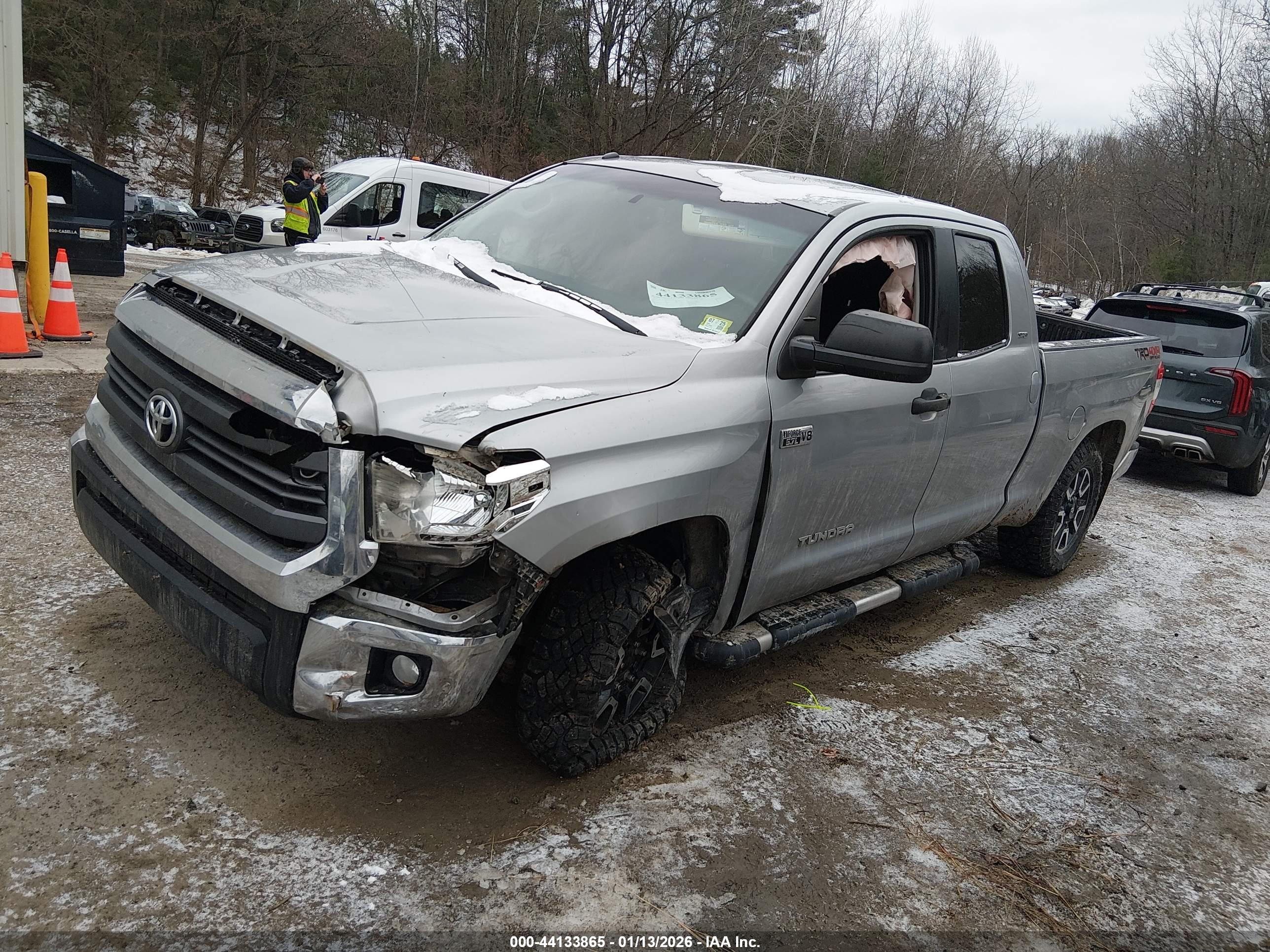 TOYOTA TUNDRA image 2