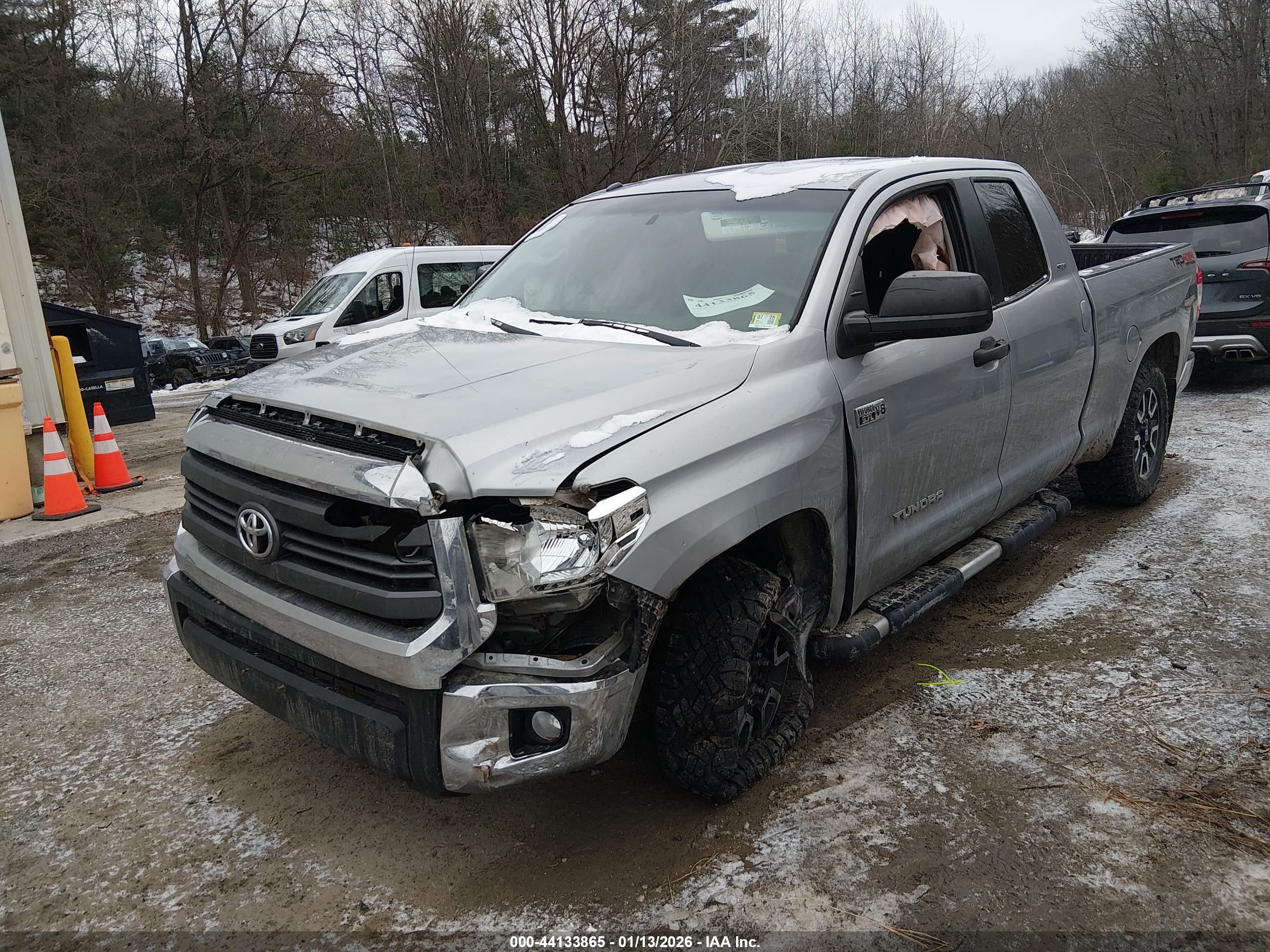 TOYOTA TUNDRA image 6