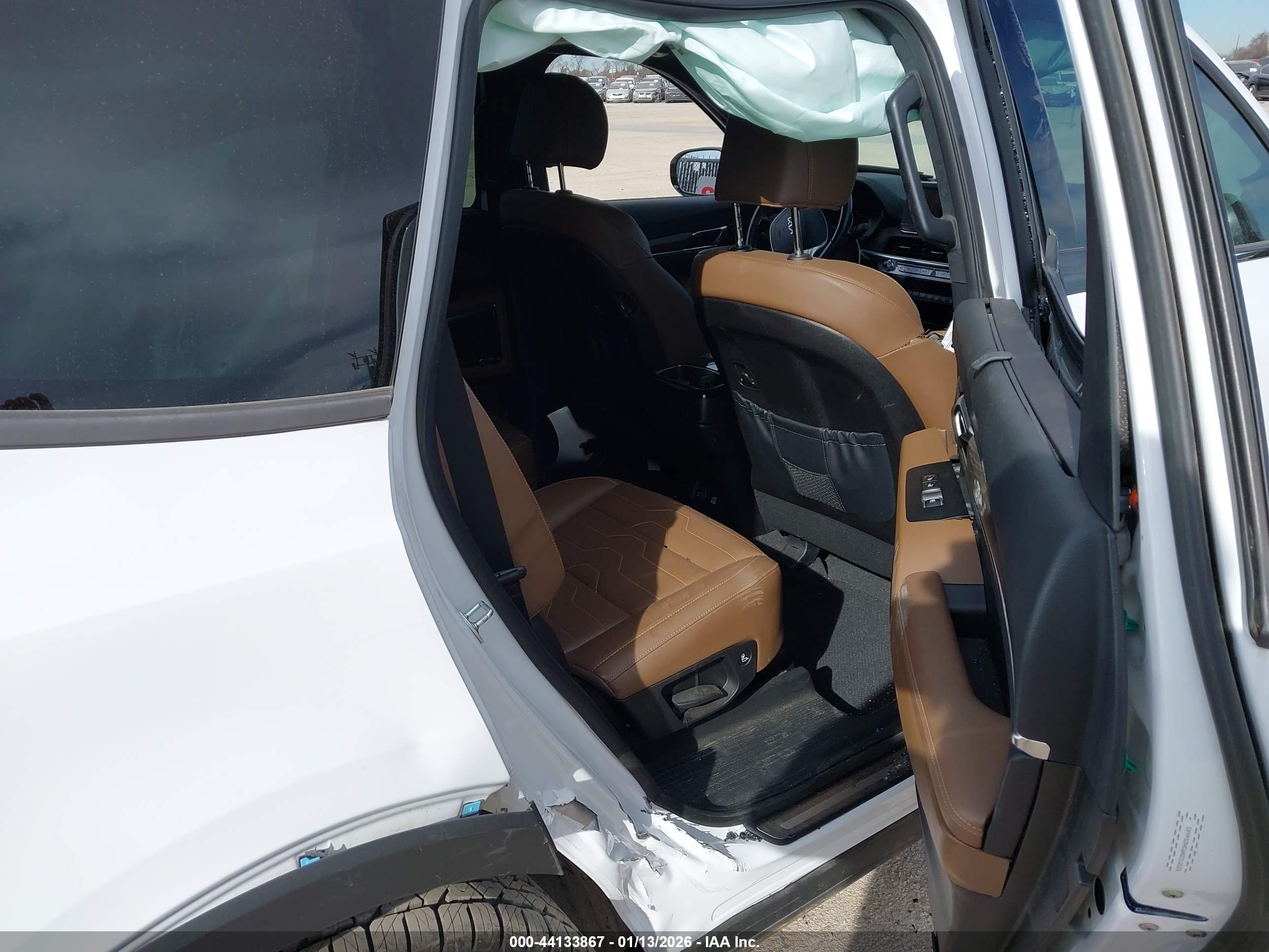 KIA TELLURIDE image 8