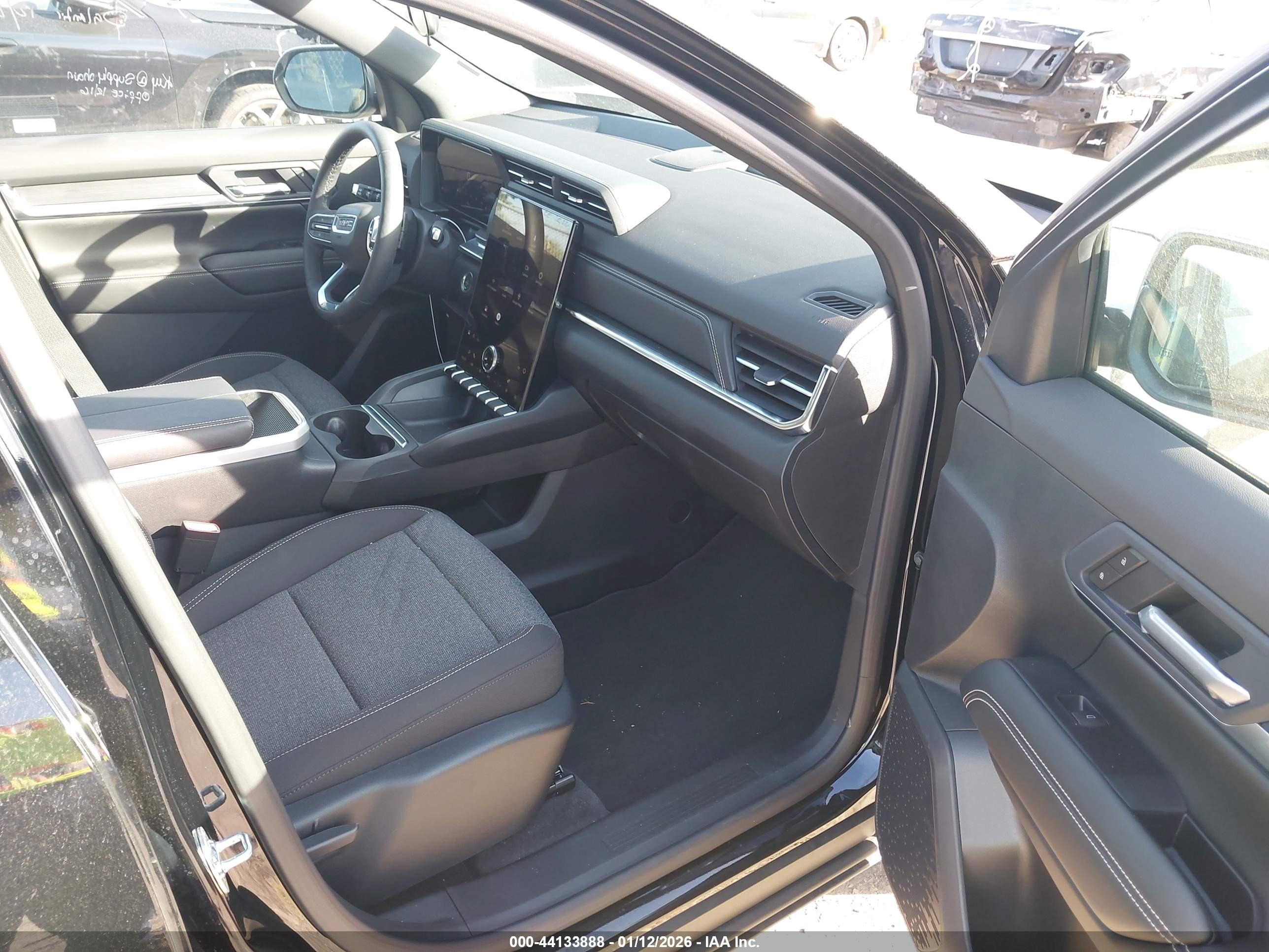 GMC TERRAIN image 5