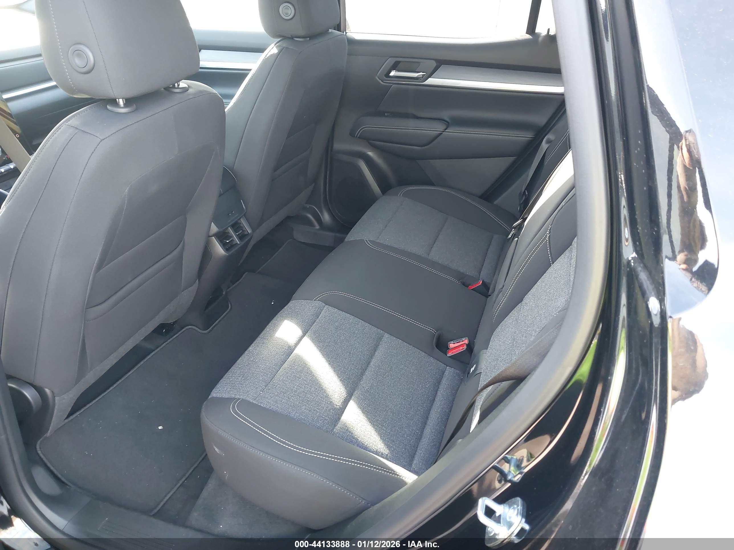 GMC TERRAIN image 8