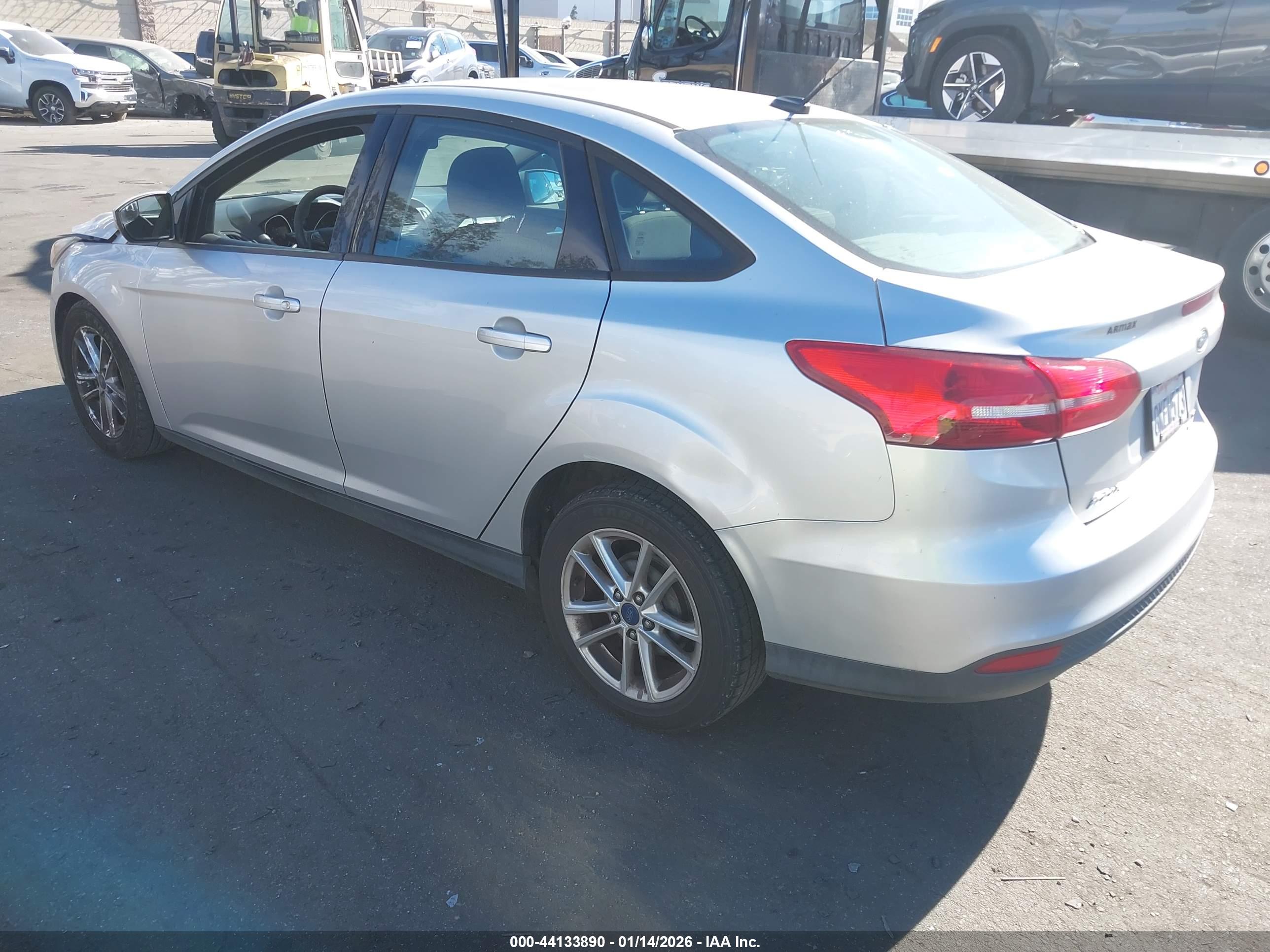 FORD FOCUS image 3