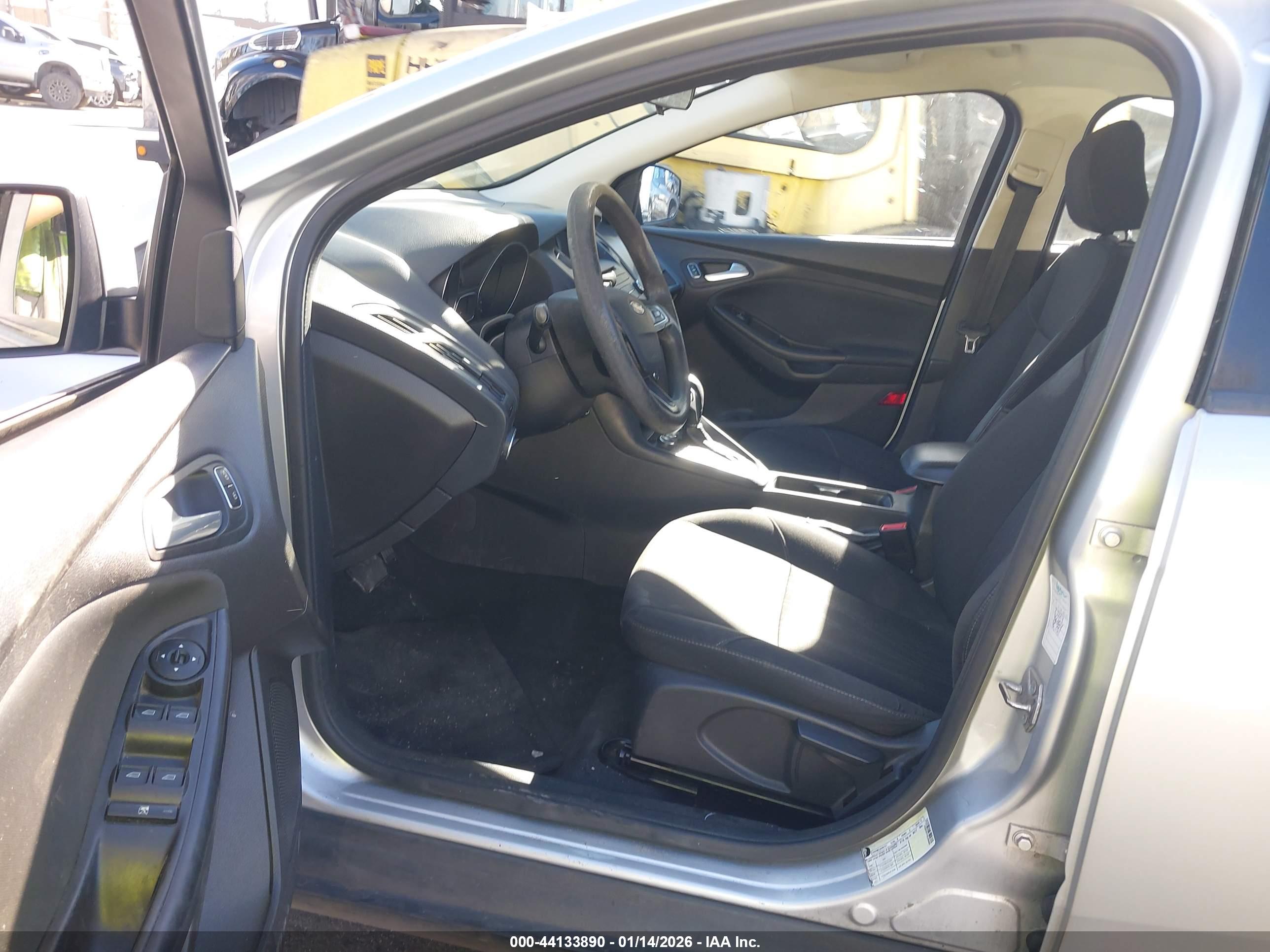 FORD FOCUS image 5