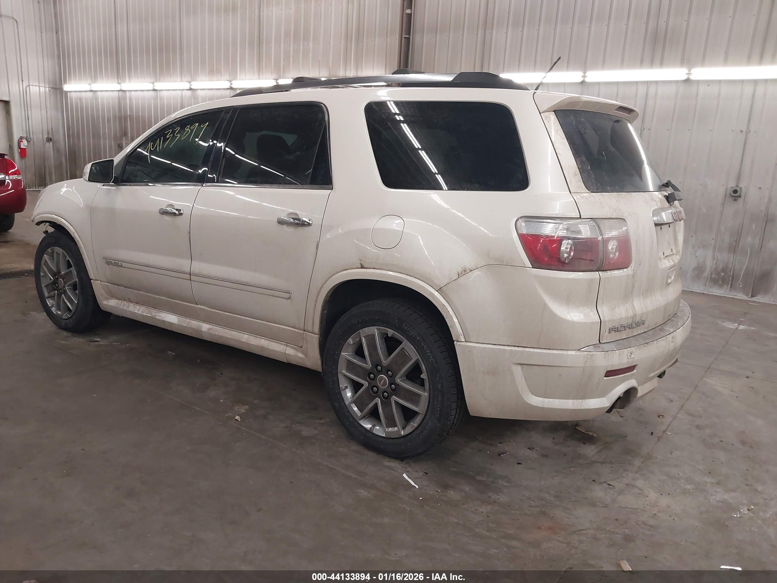 GMC ACADIA image 3
