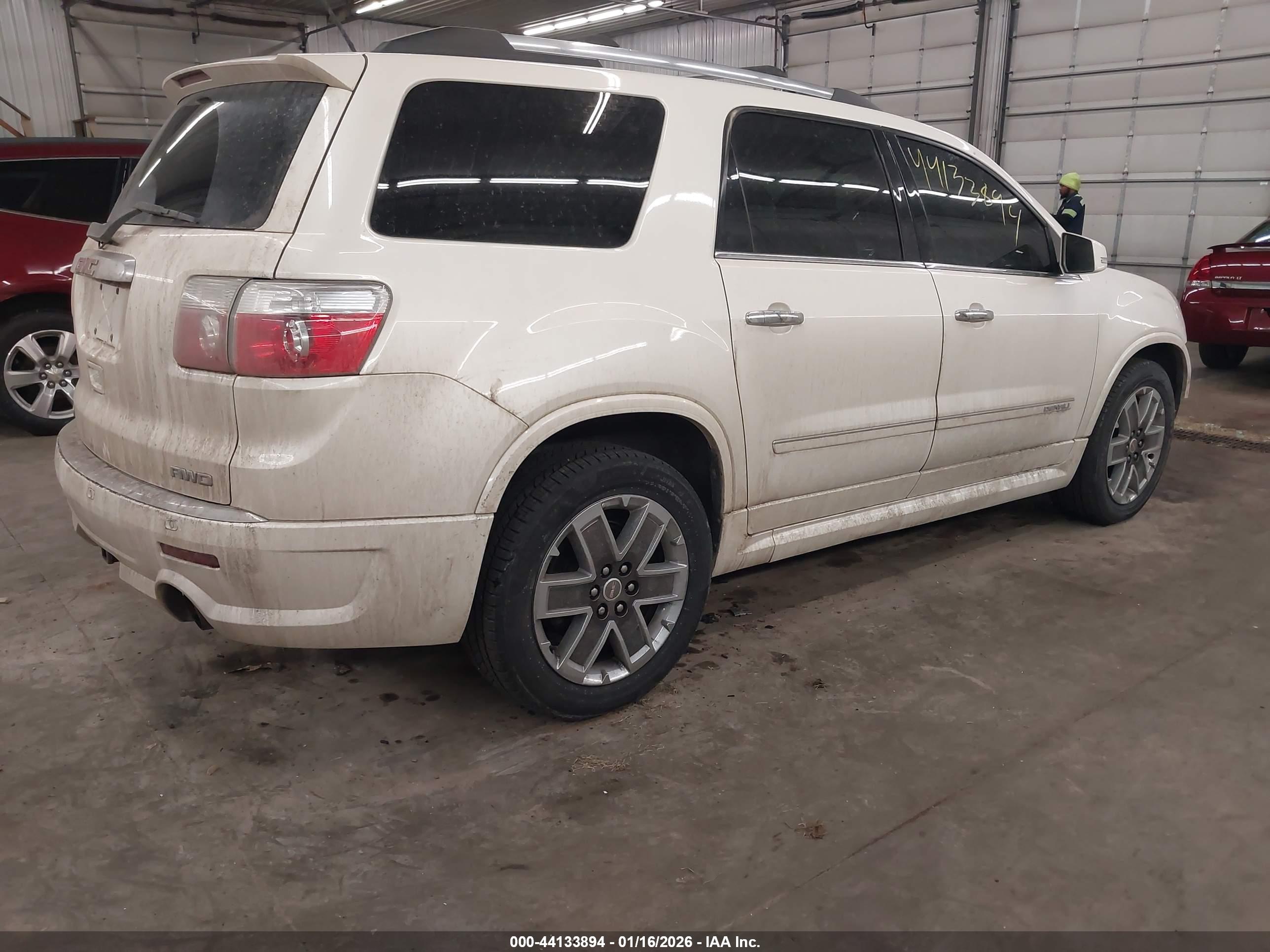 GMC ACADIA image 4