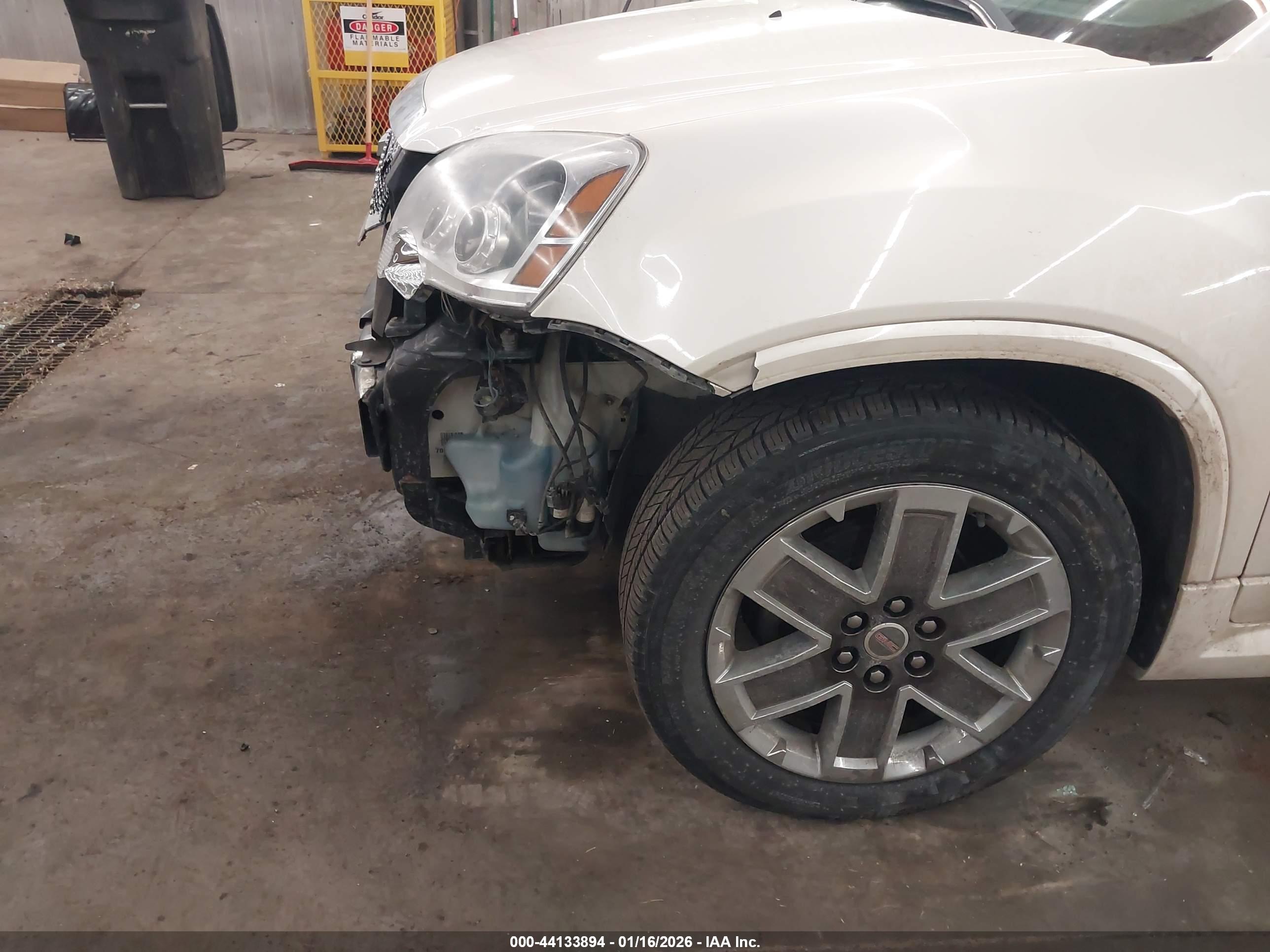 GMC ACADIA image 6