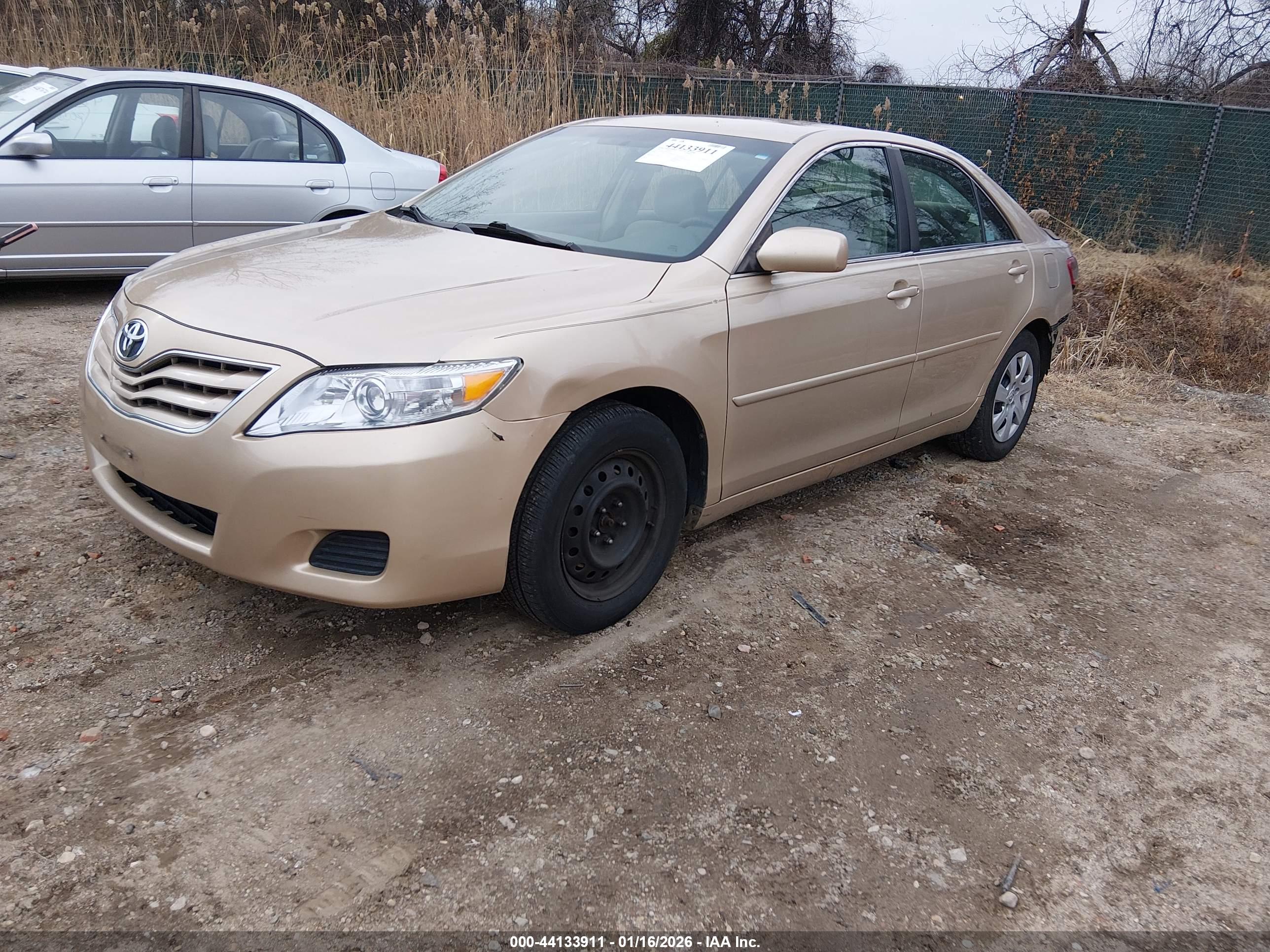 TOYOTA CAMRY image 2