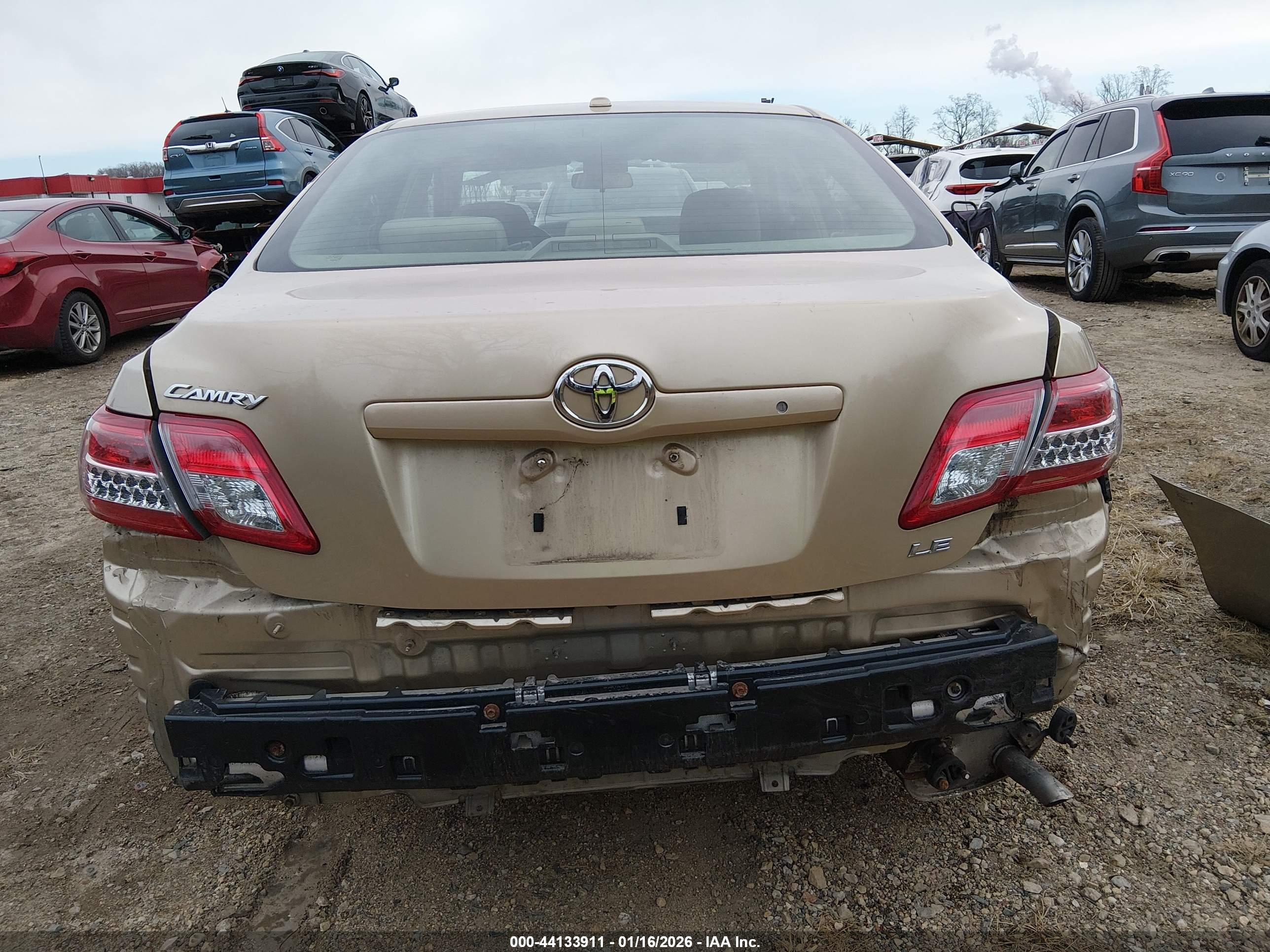 TOYOTA CAMRY image 6