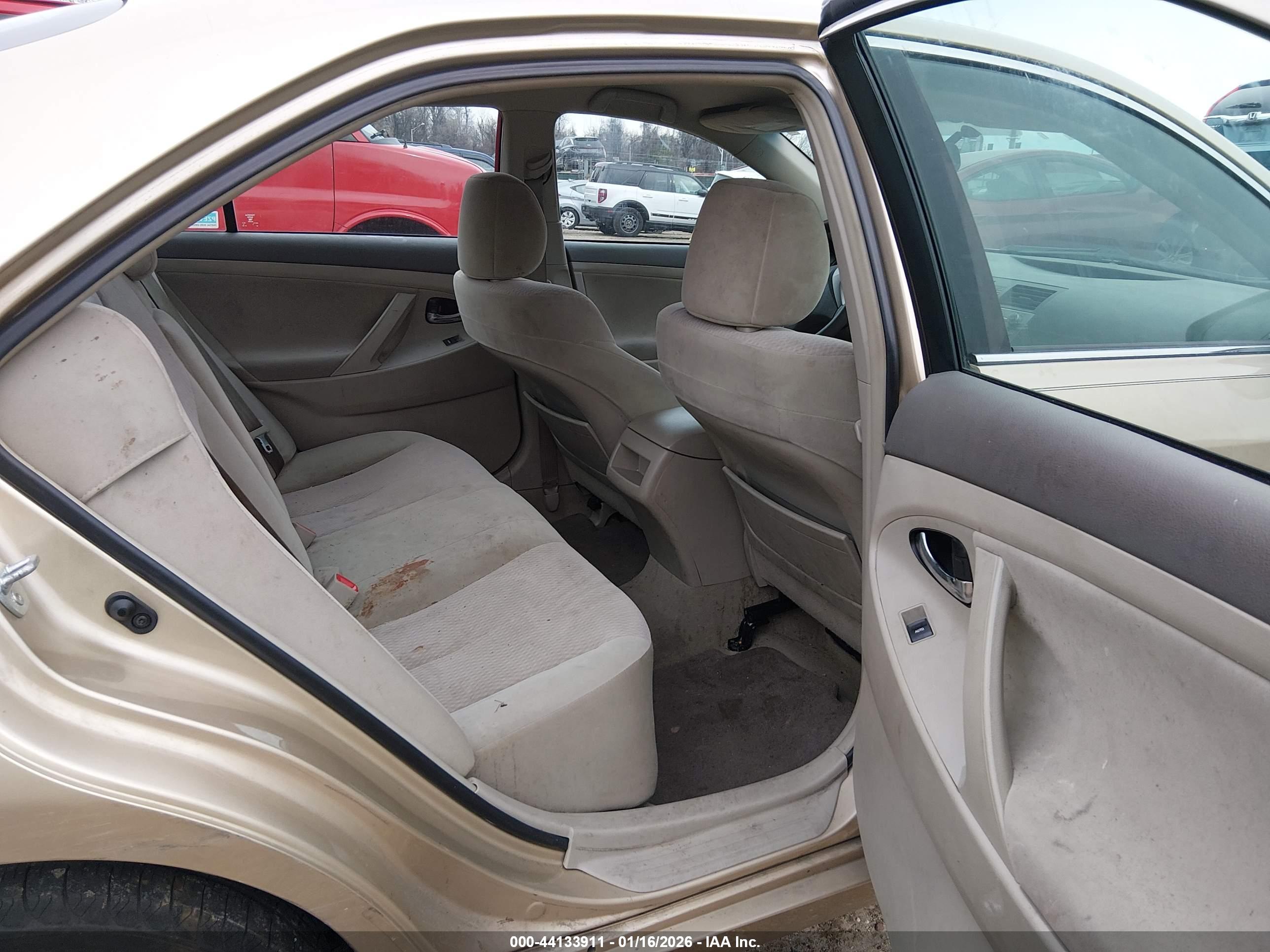 TOYOTA CAMRY image 8