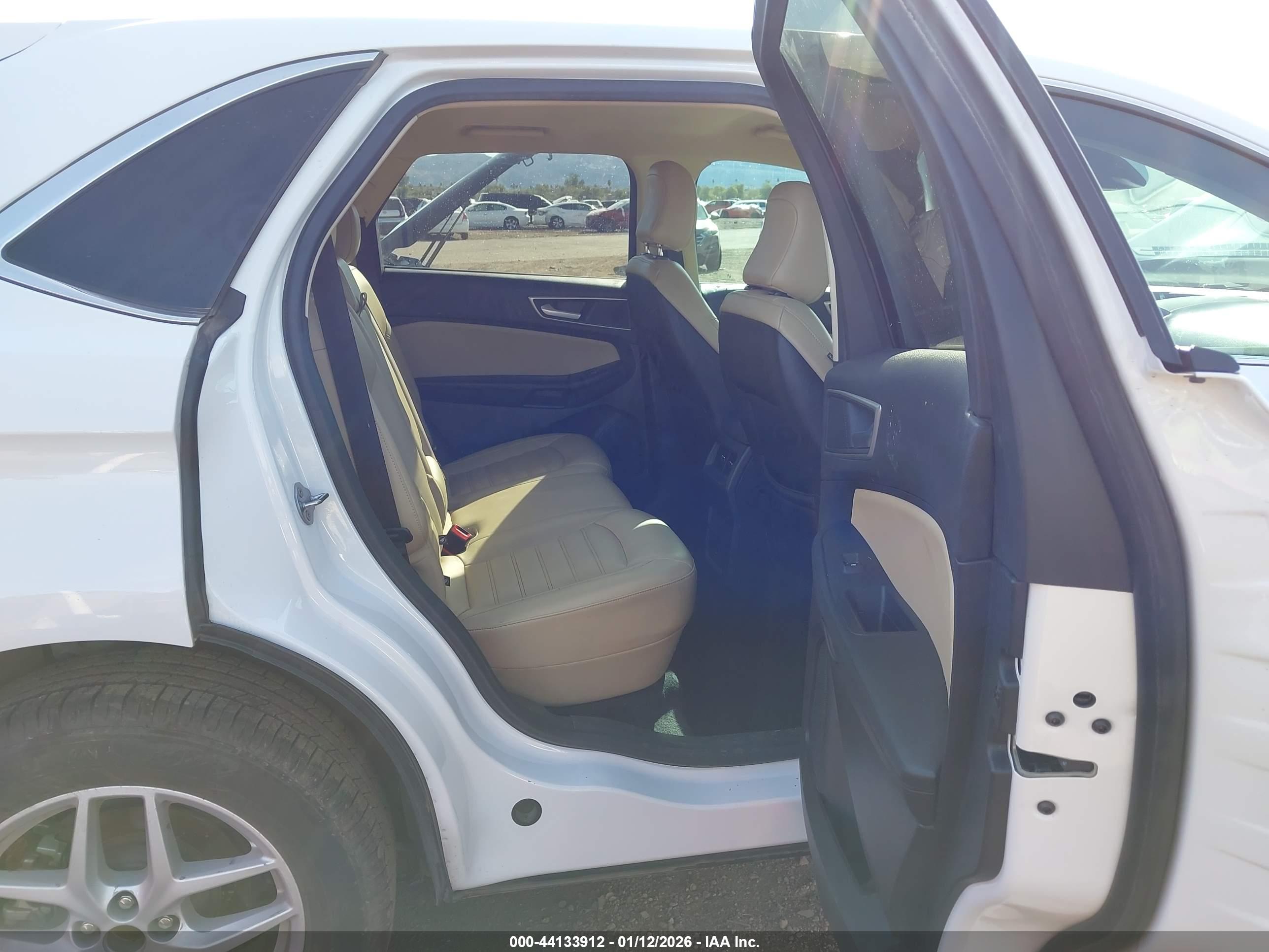 FORD EDGE image 8