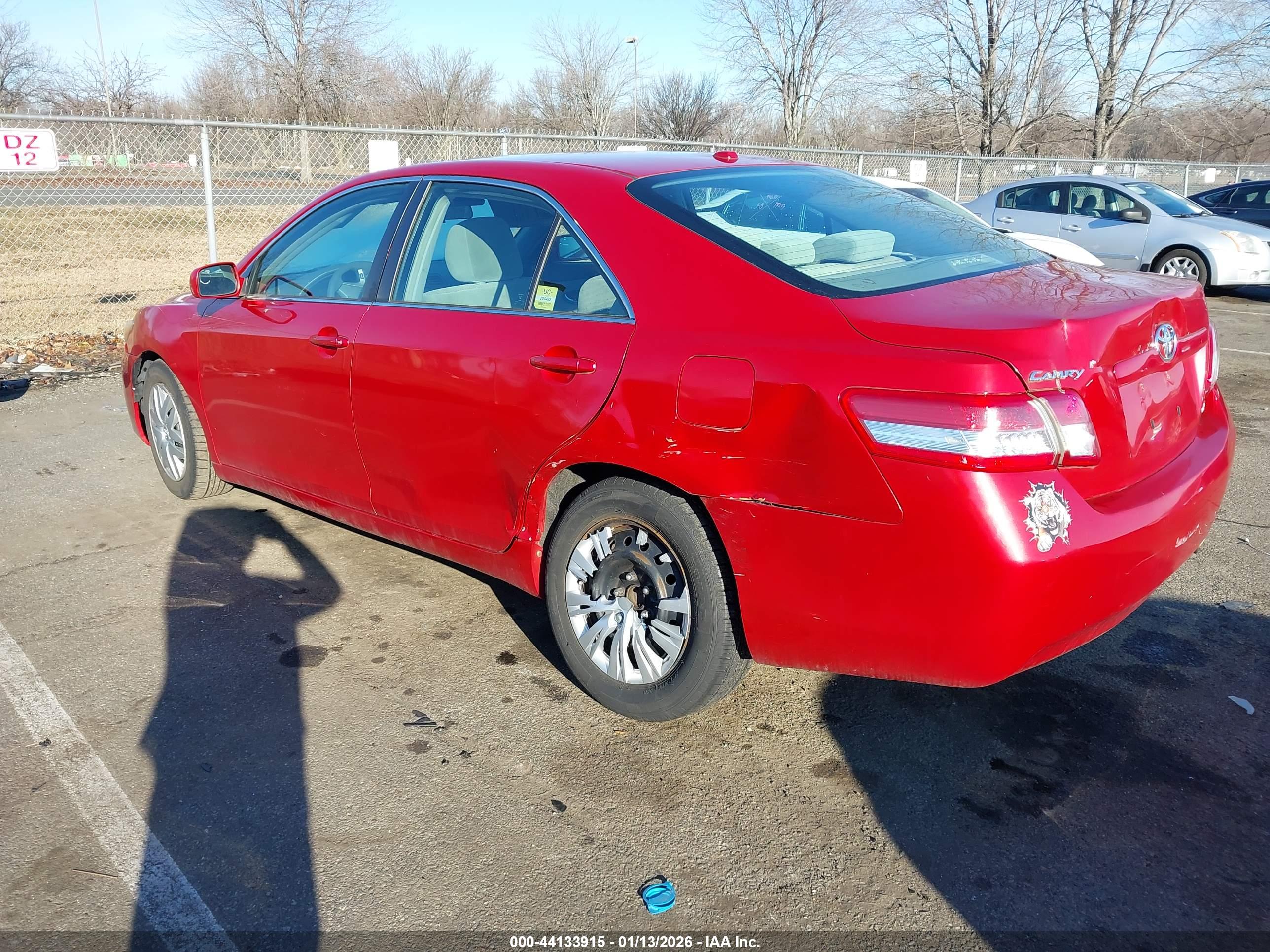 TOYOTA CAMRY image 3