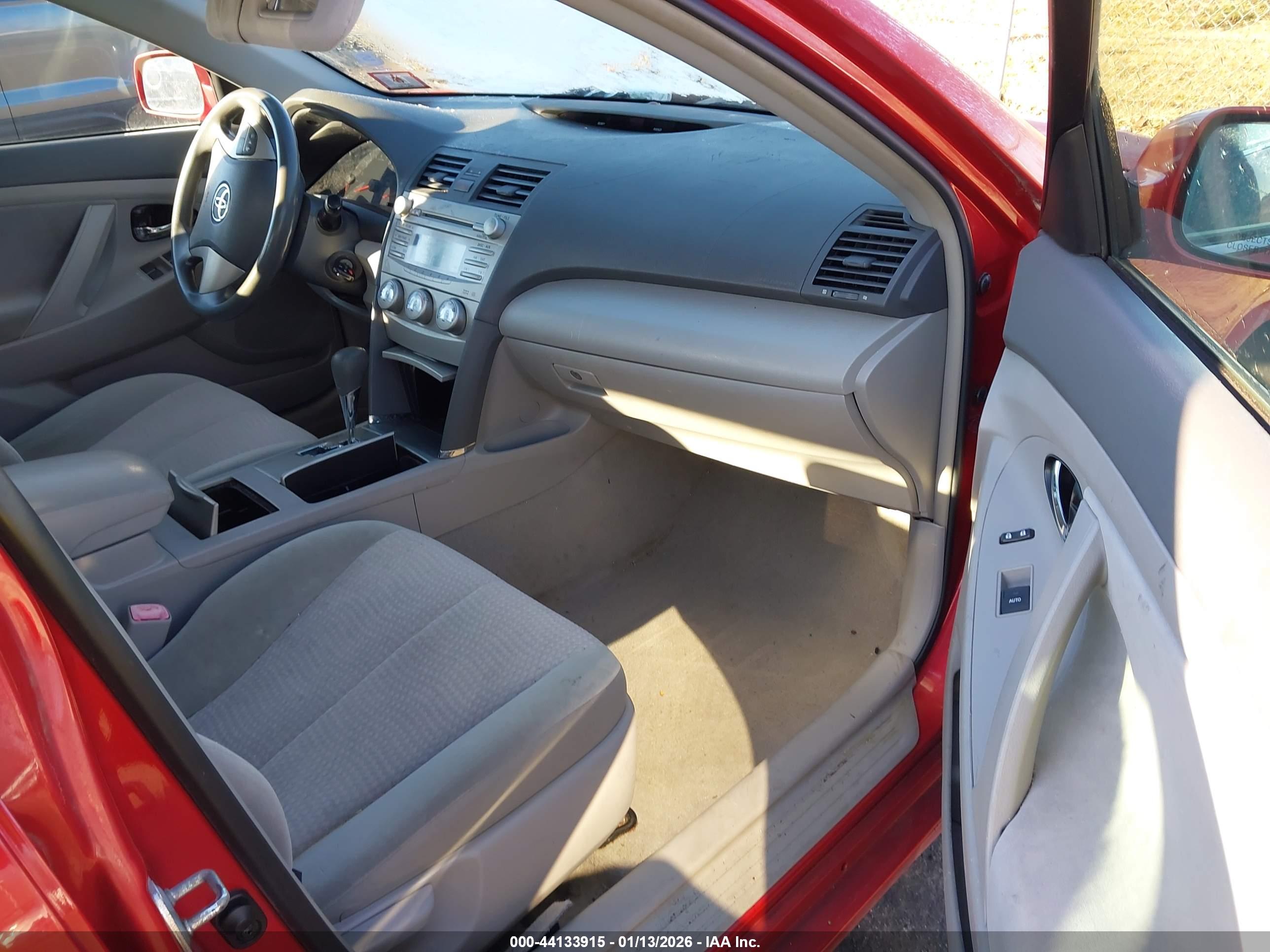 TOYOTA CAMRY image 5
