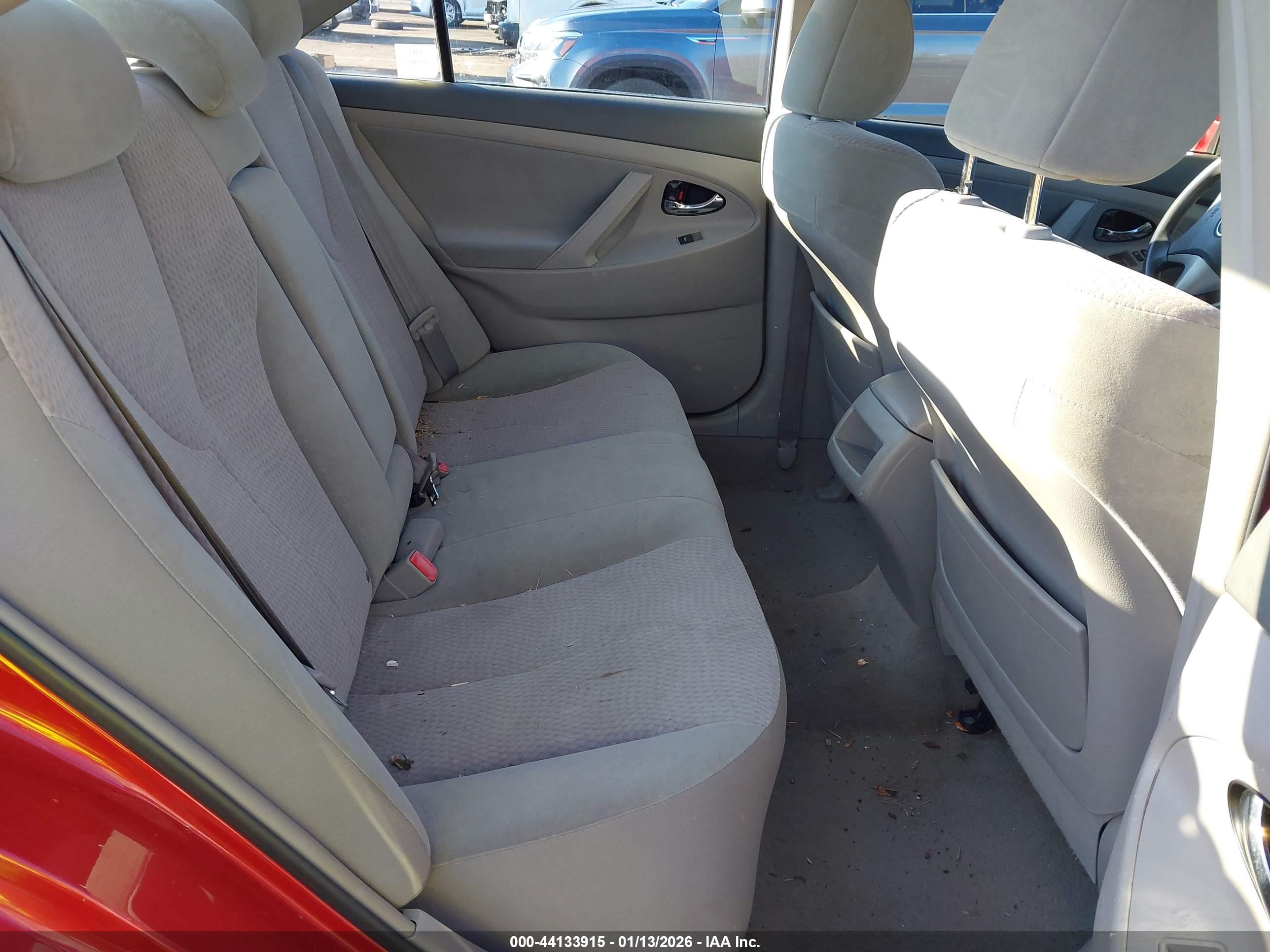 TOYOTA CAMRY image 8
