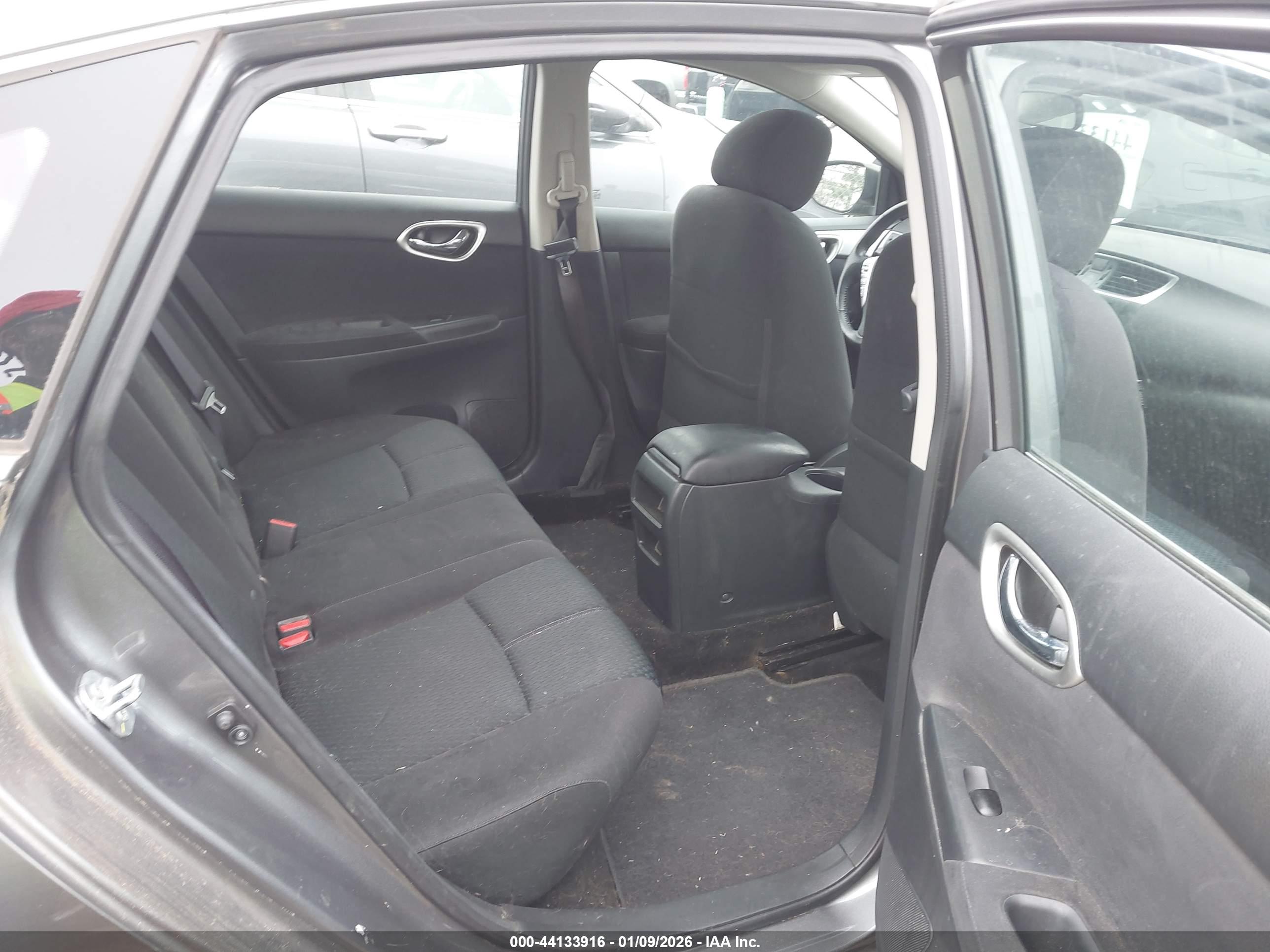 NISSAN SENTRA image 8