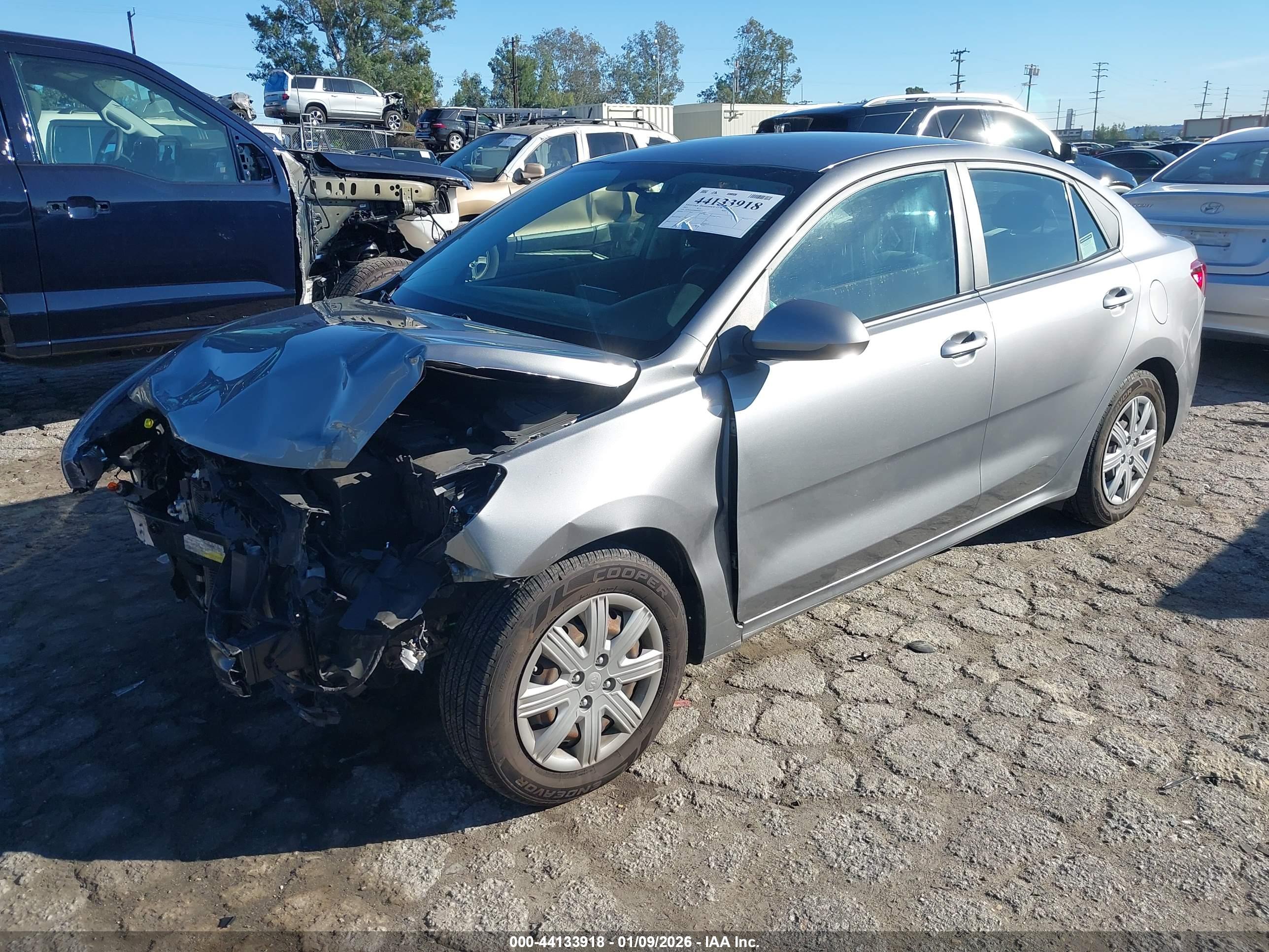 KIA RIO image 2