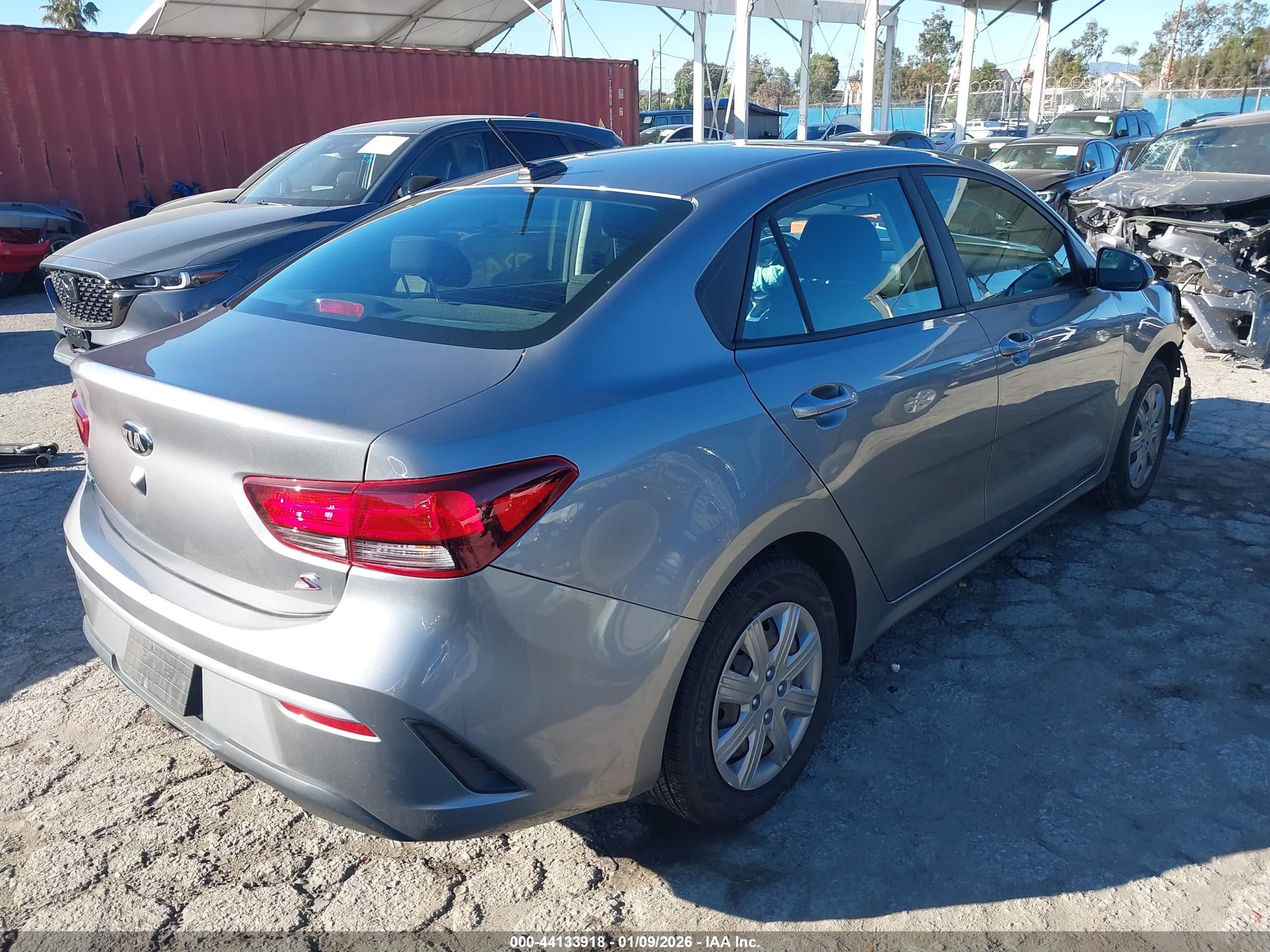 KIA RIO image 4
