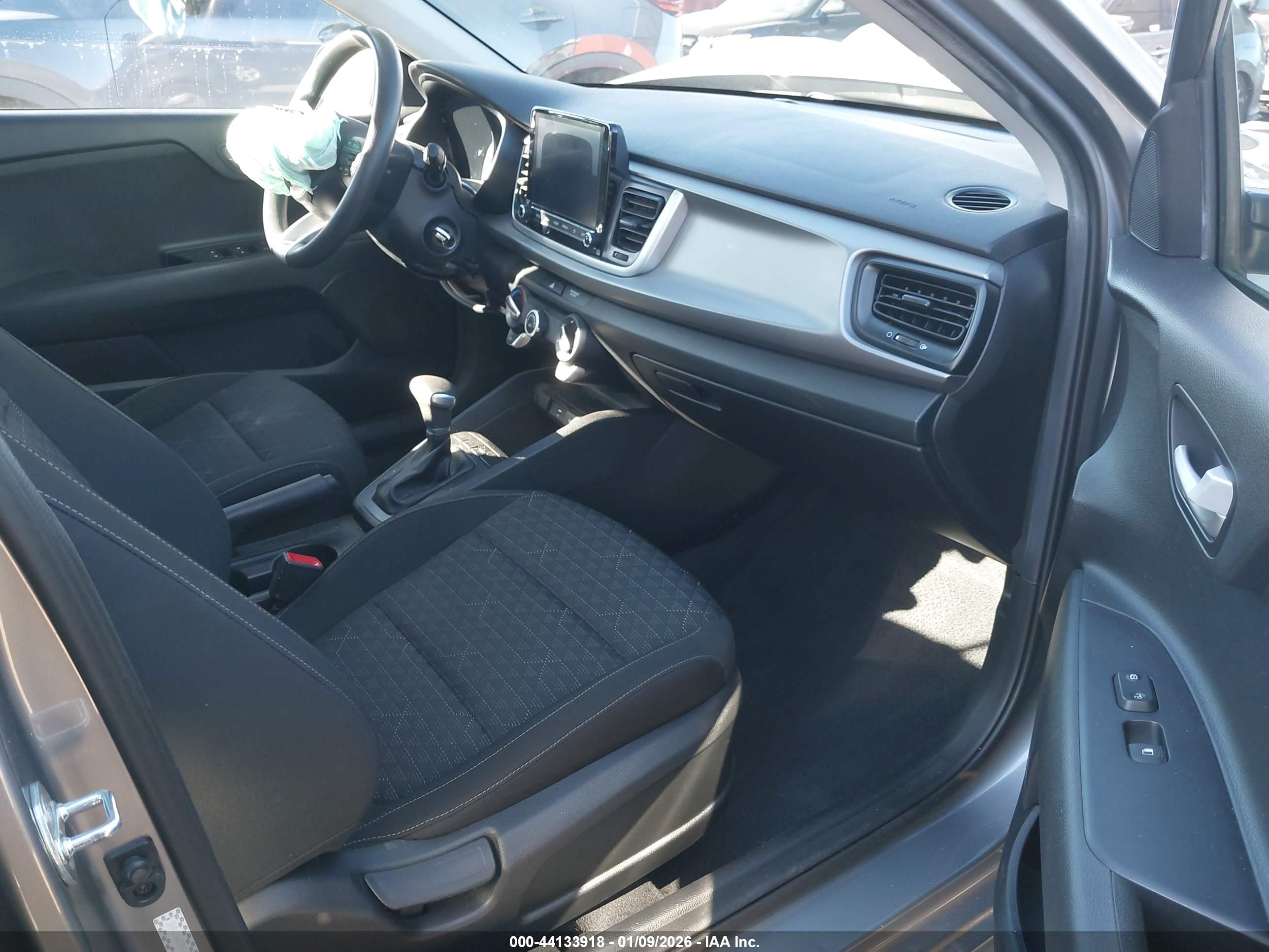 KIA RIO image 5