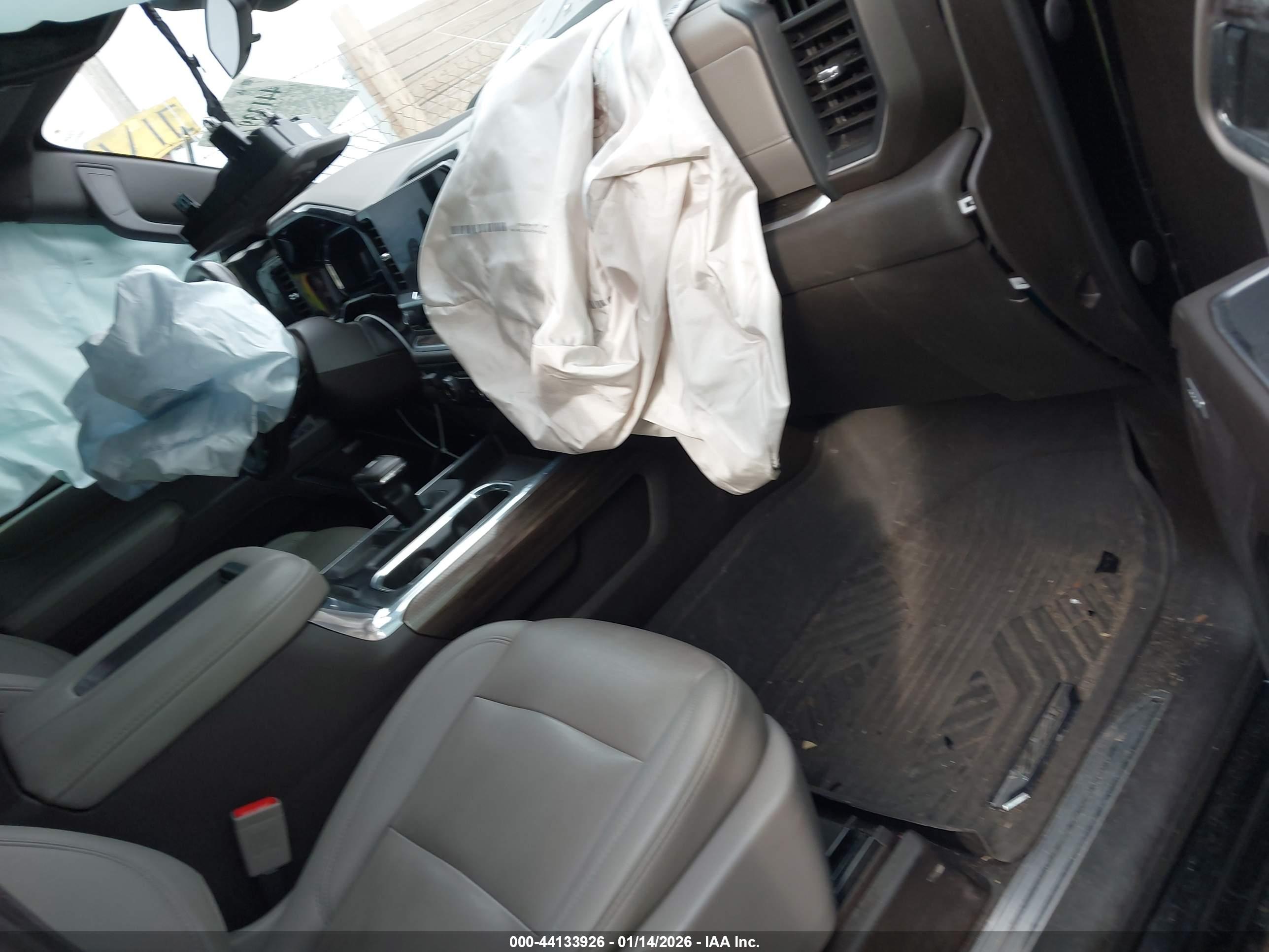 CHEVROLET SILVERADO image 5