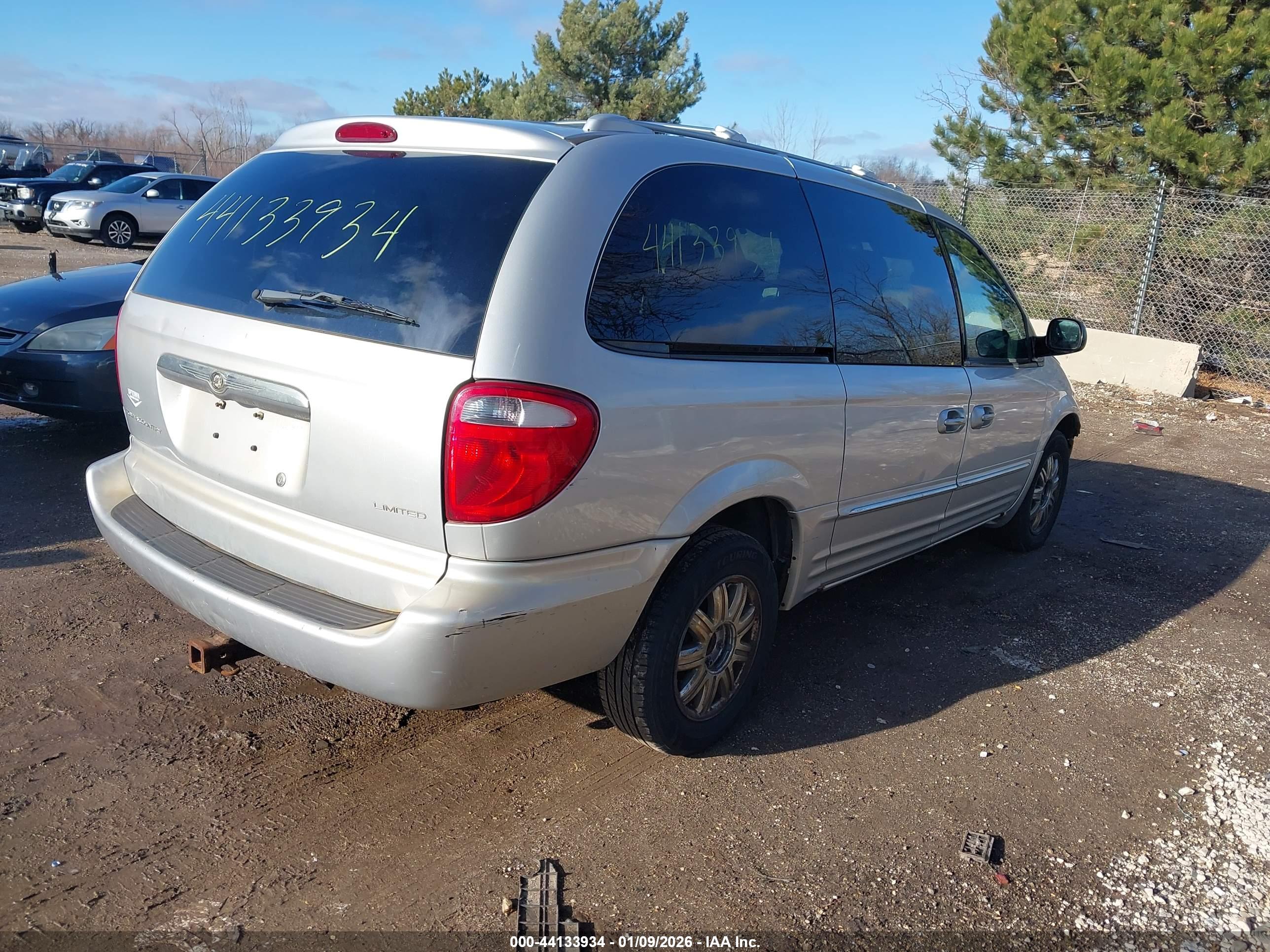 CHRYSLER TOWN image 4
