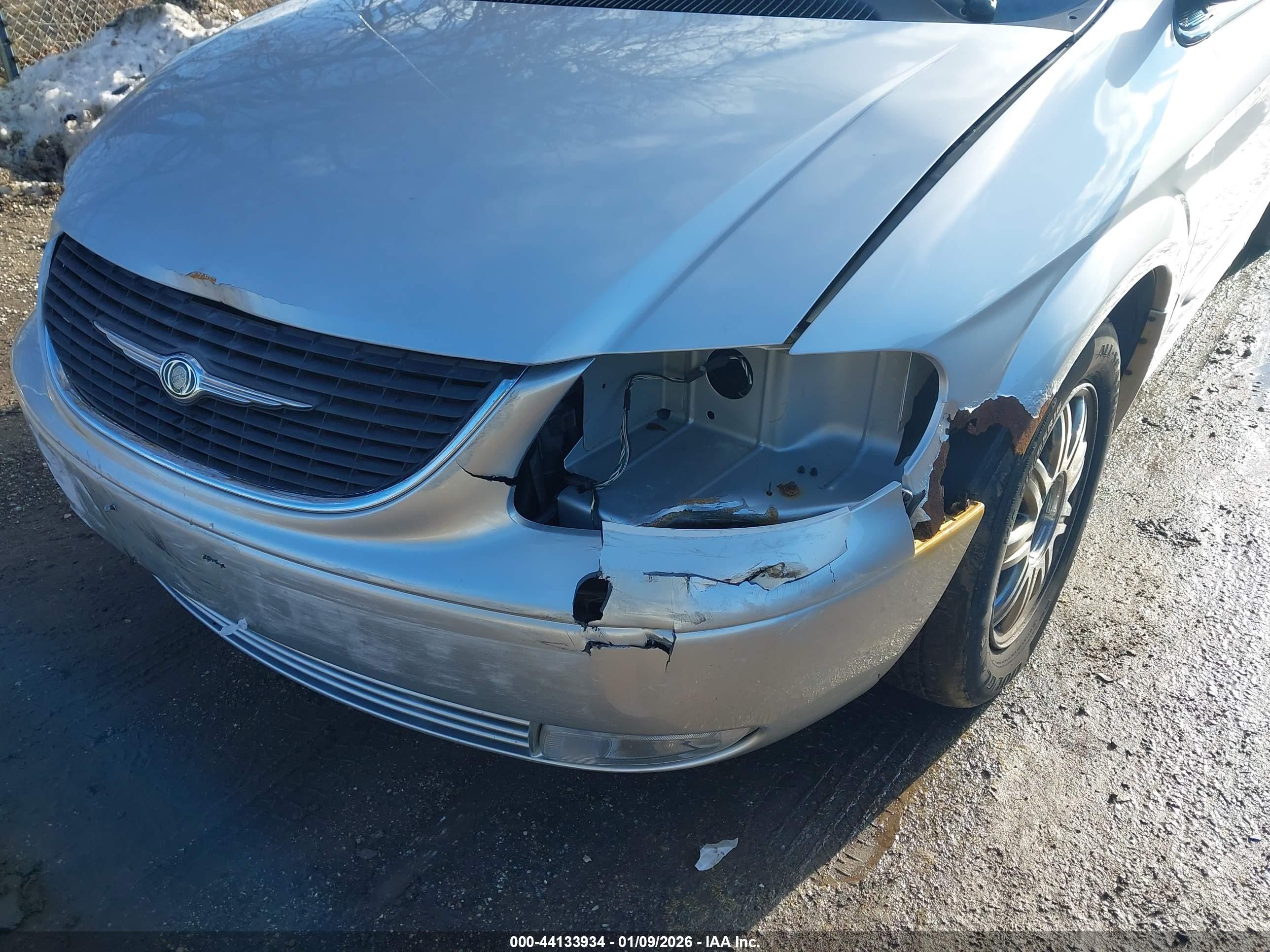 CHRYSLER TOWN image 6