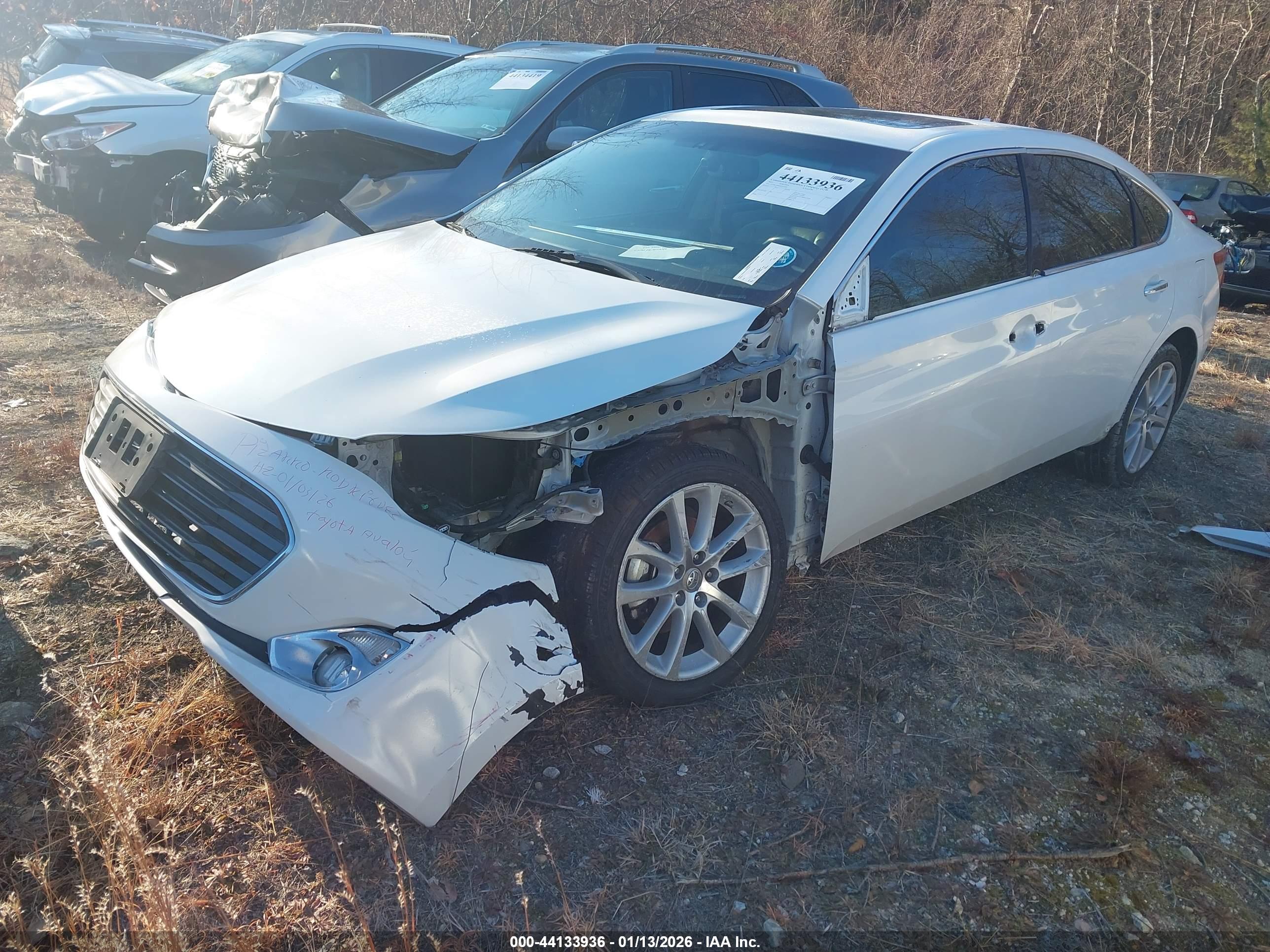 TOYOTA AVALON image 2