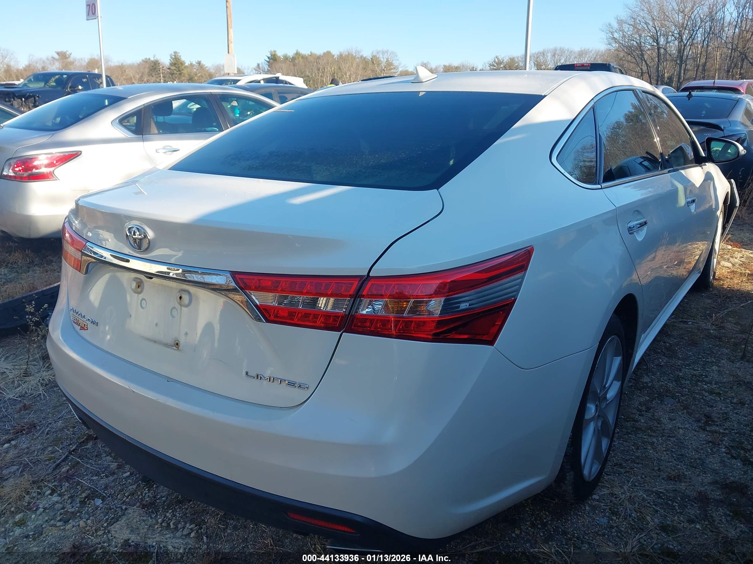 TOYOTA AVALON image 4
