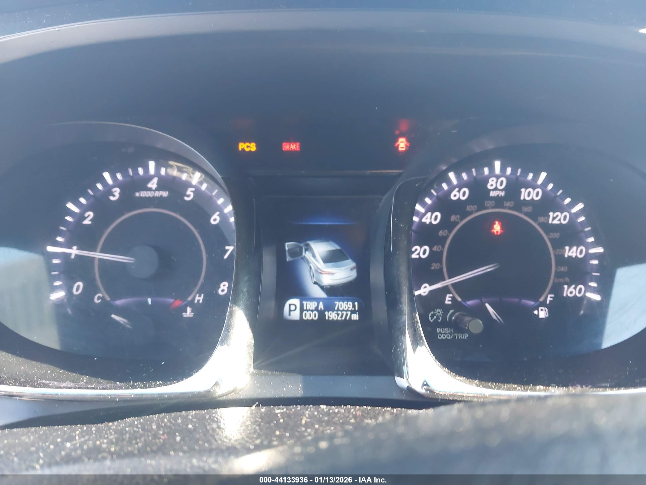 TOYOTA AVALON image 7