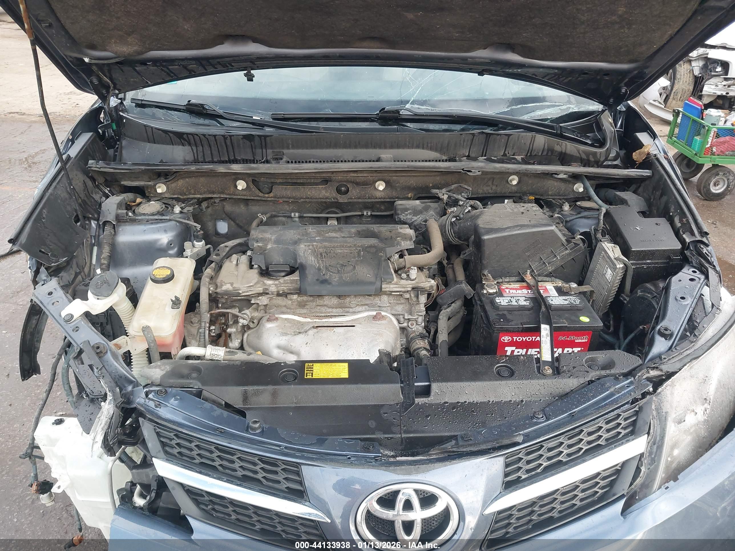 TOYOTA RAV4 image 10