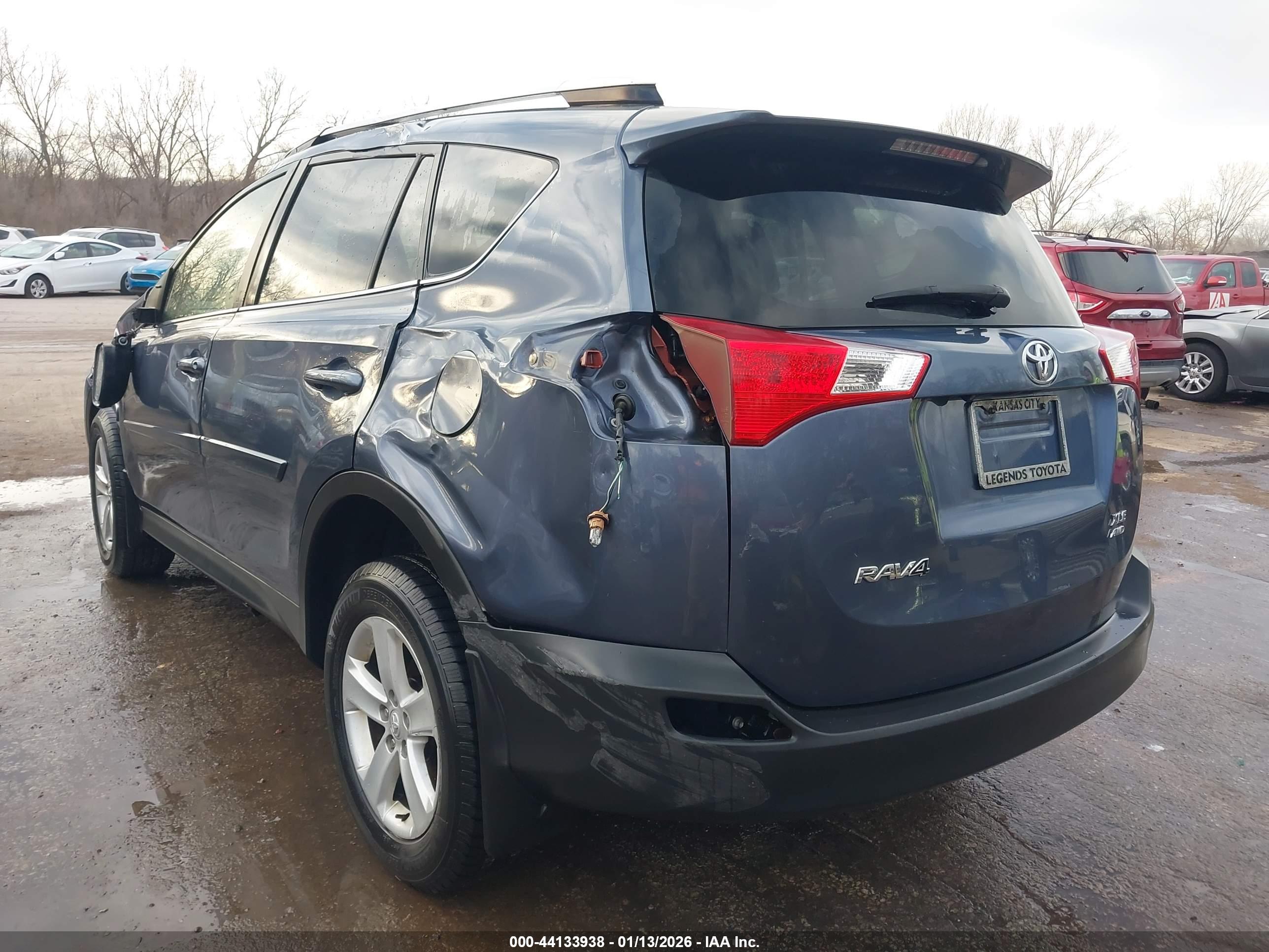 TOYOTA RAV4 image 3