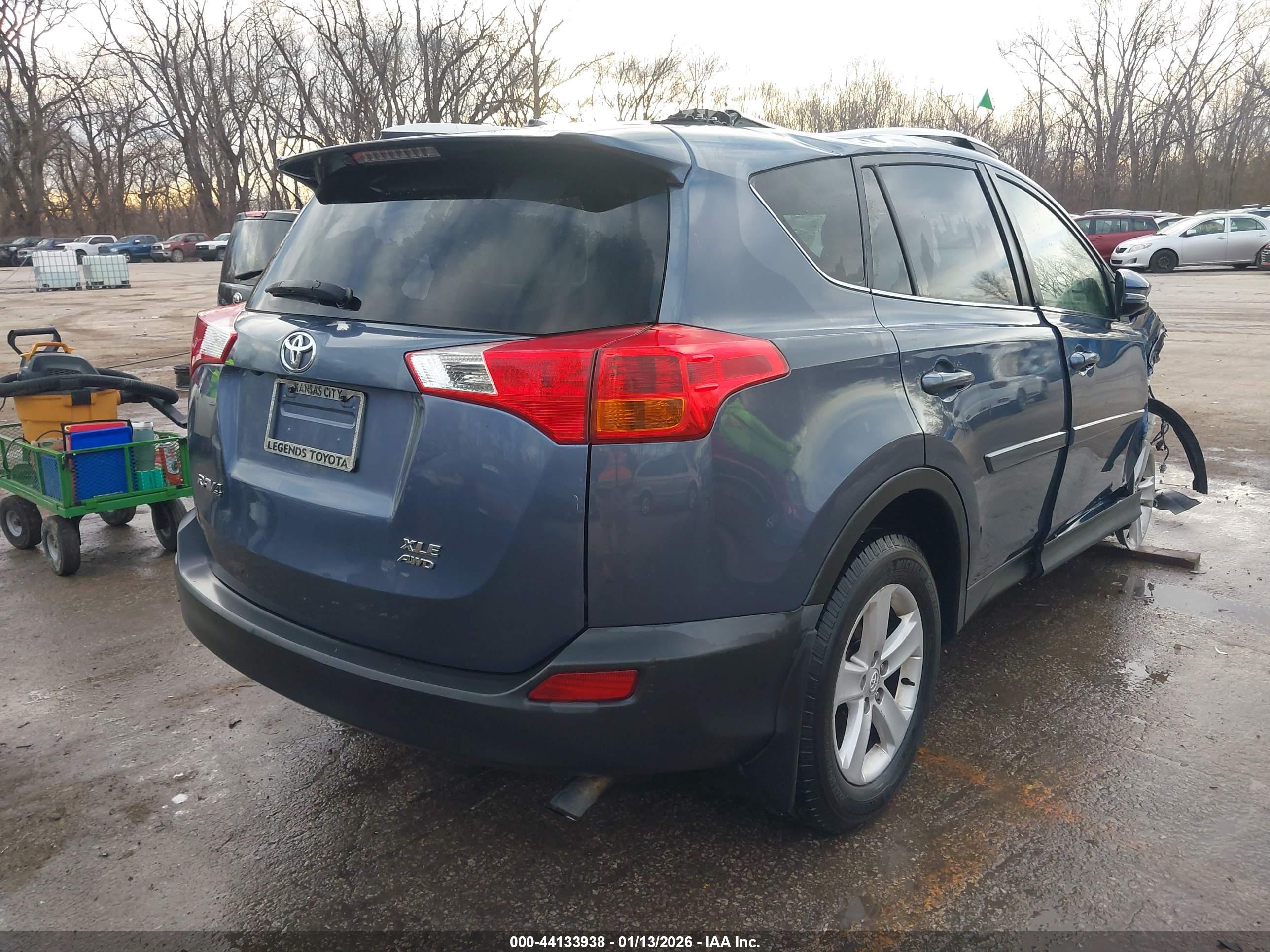 TOYOTA RAV4 image 4