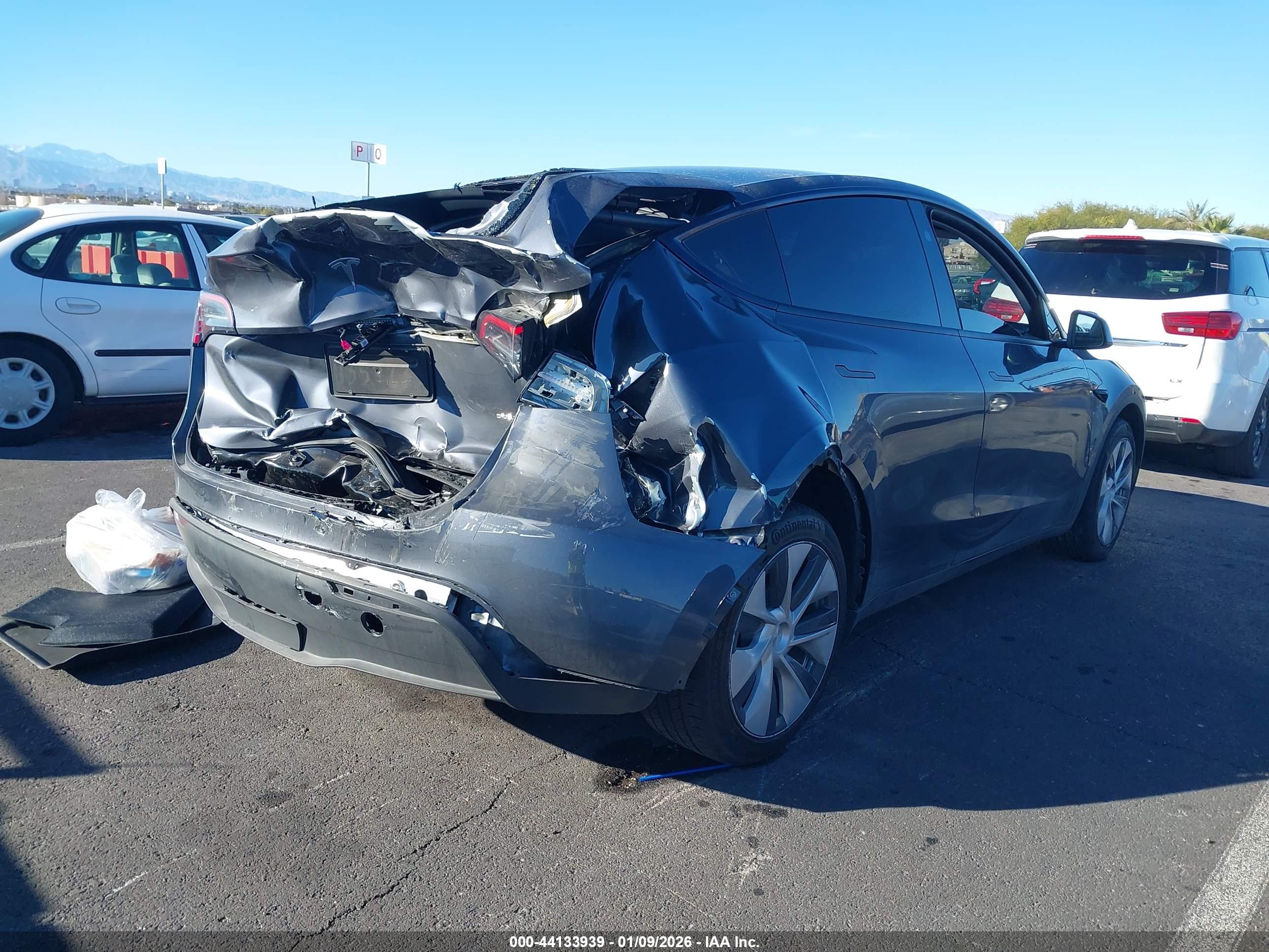 TESLA MODEL image 4