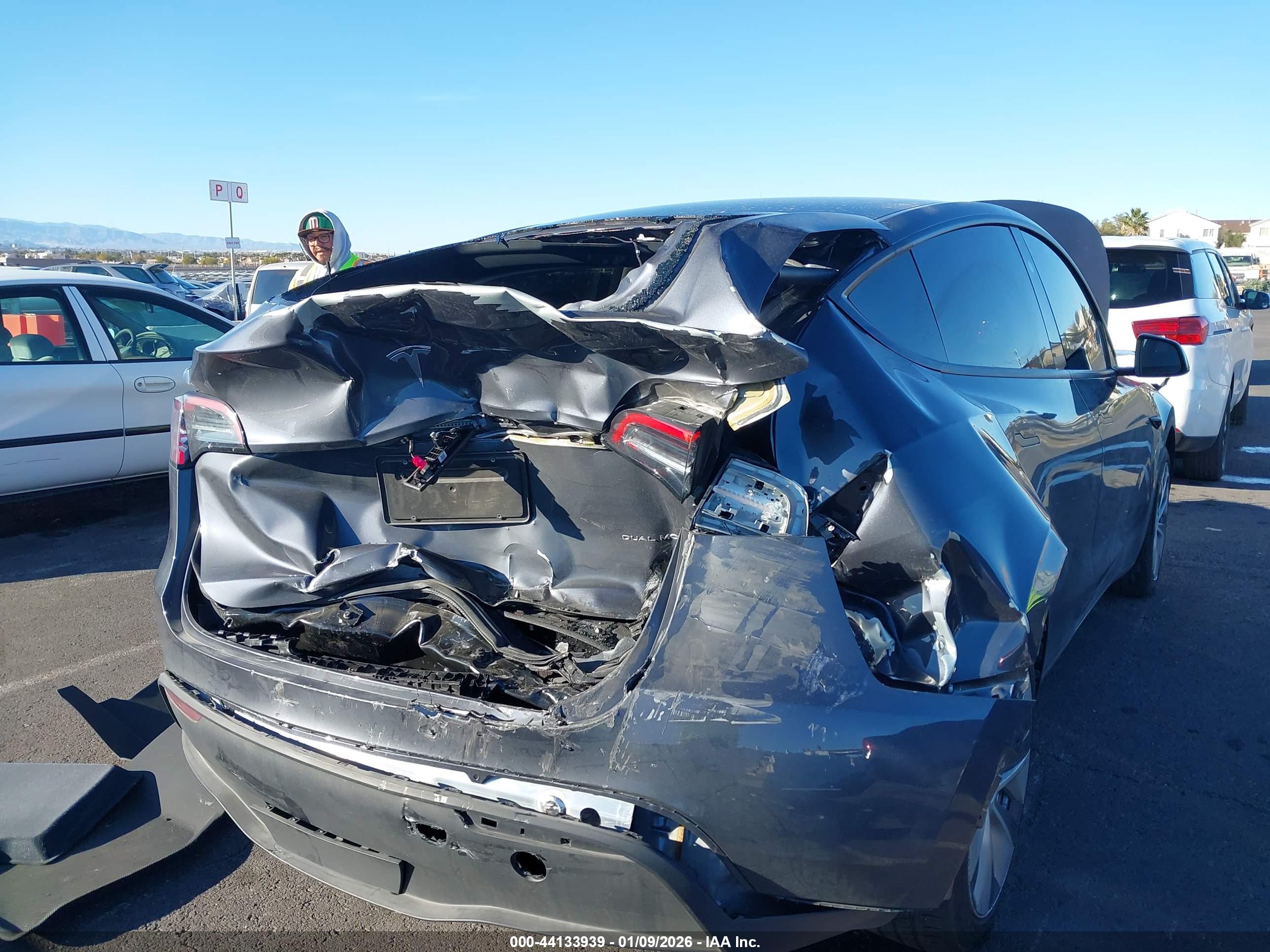 TESLA MODEL image 6
