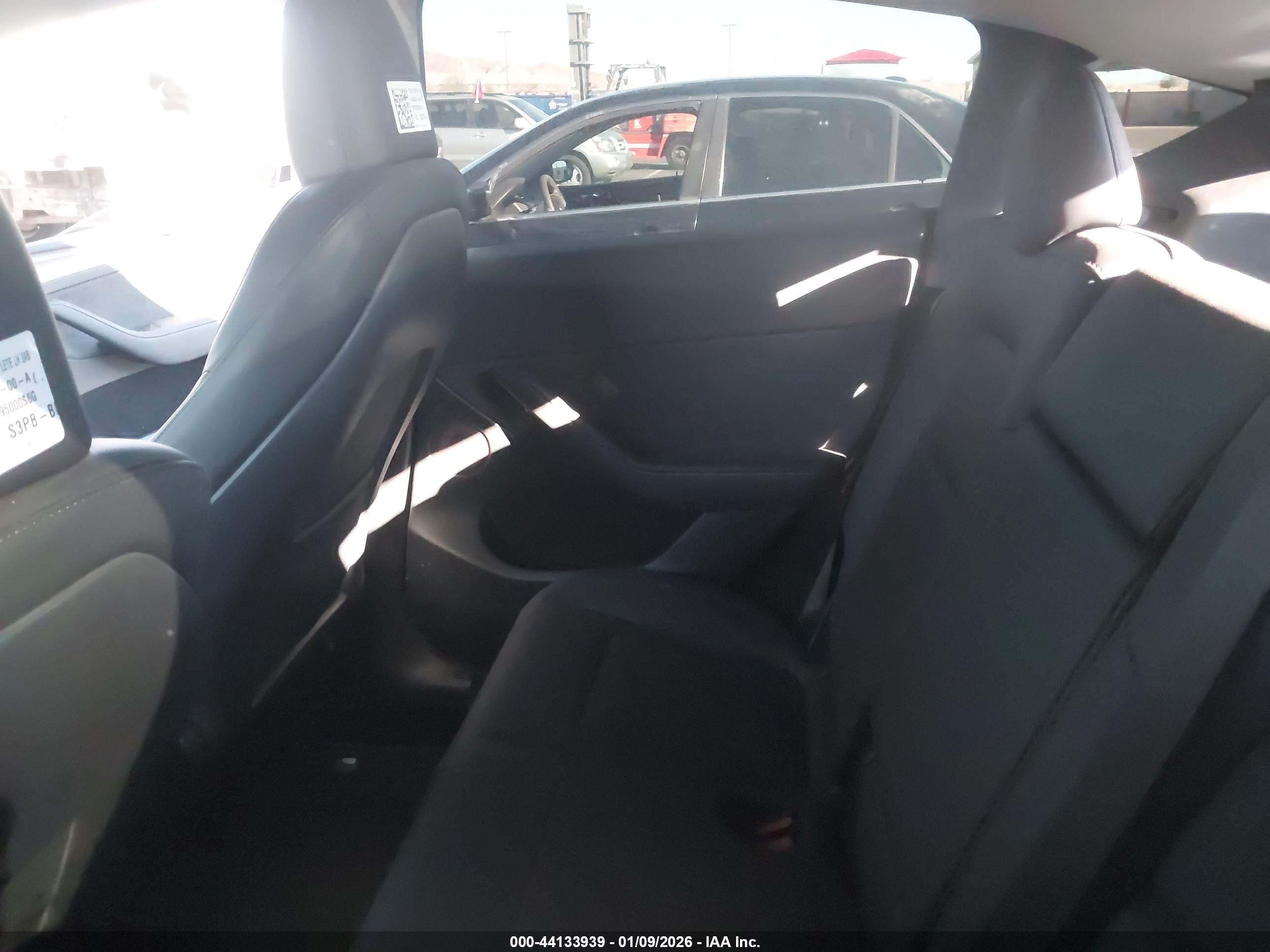 TESLA MODEL image 8