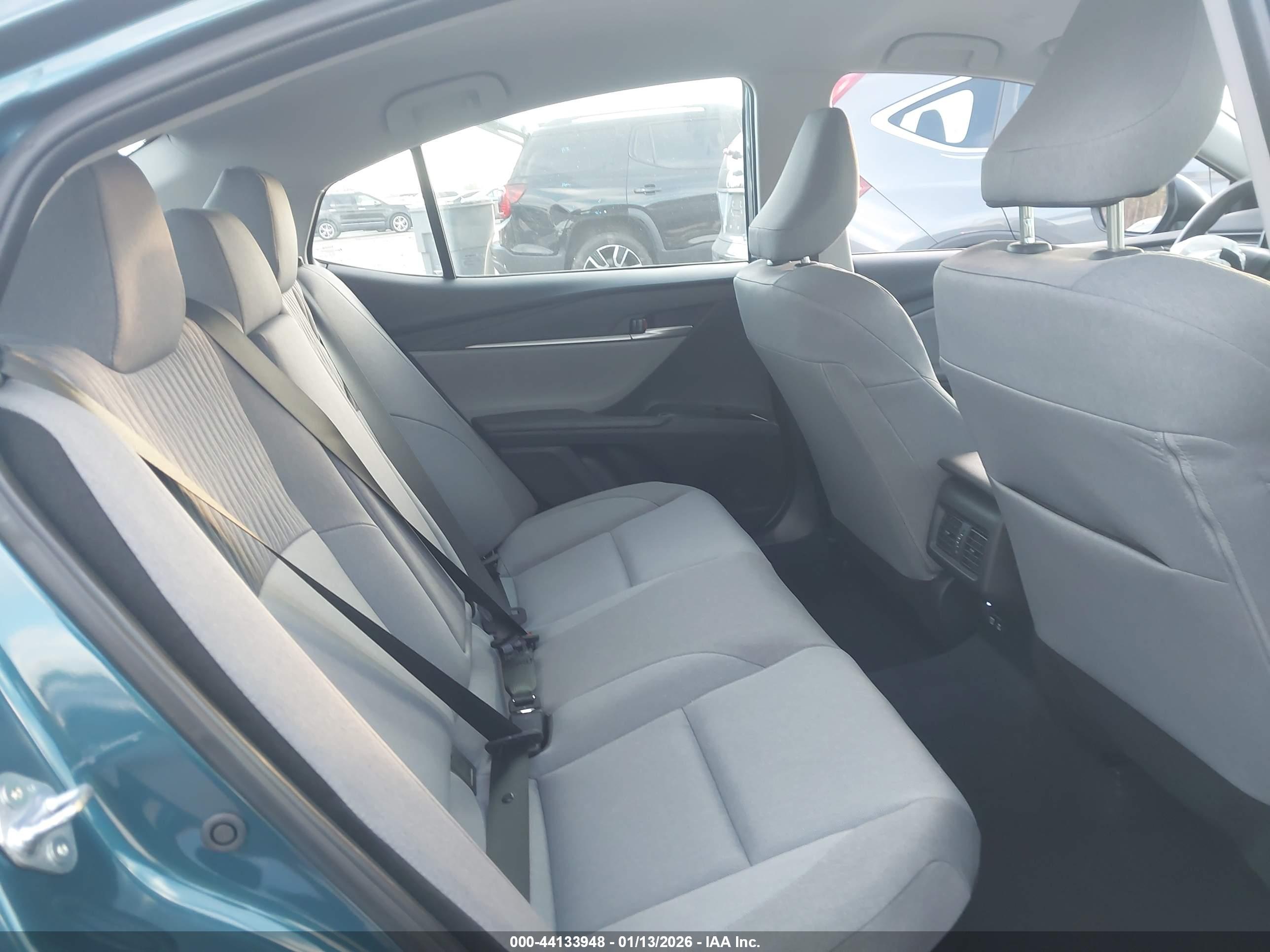 TOYOTA CAMRY image 8