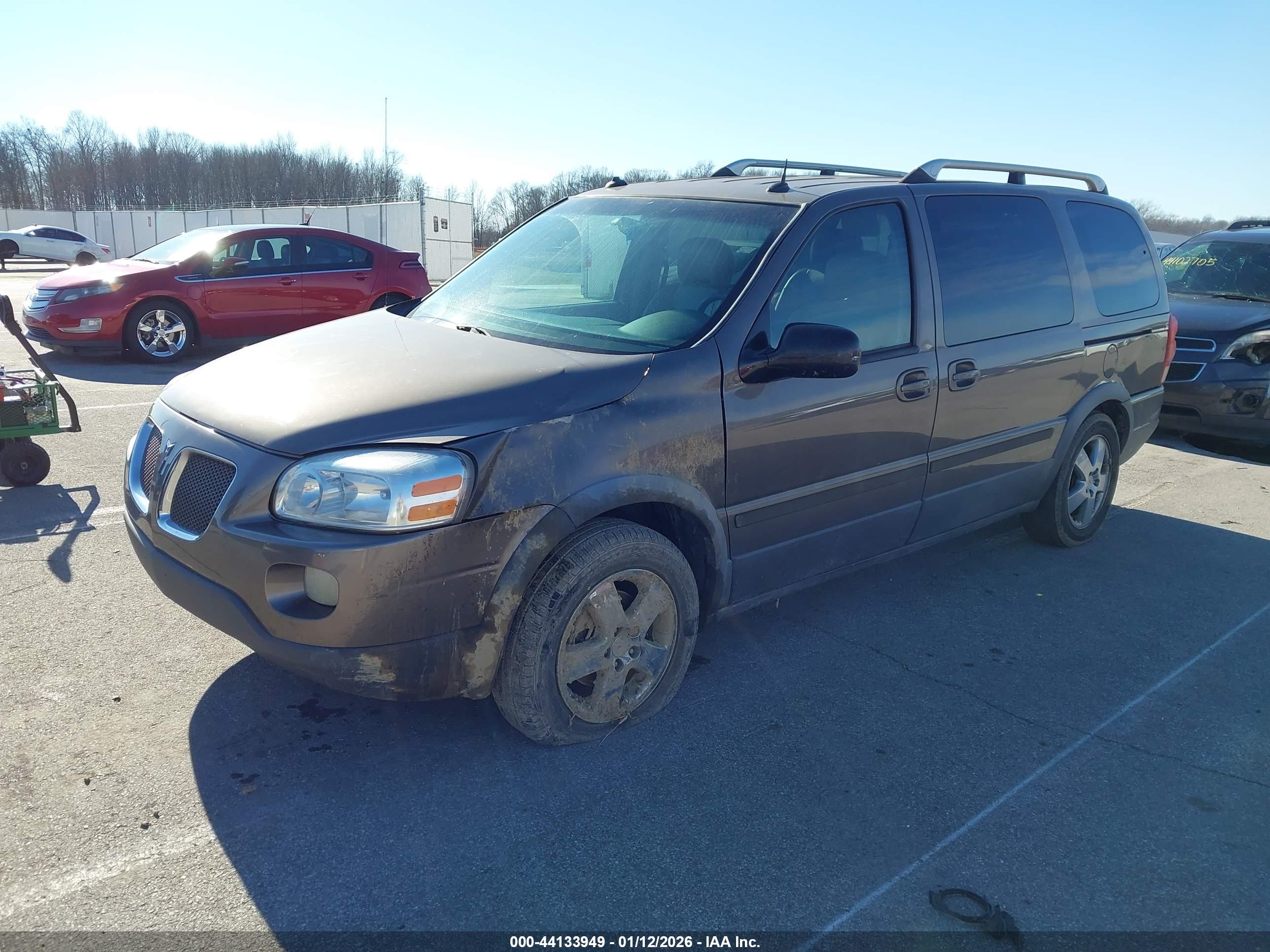PONTIAC MONTANA image 2