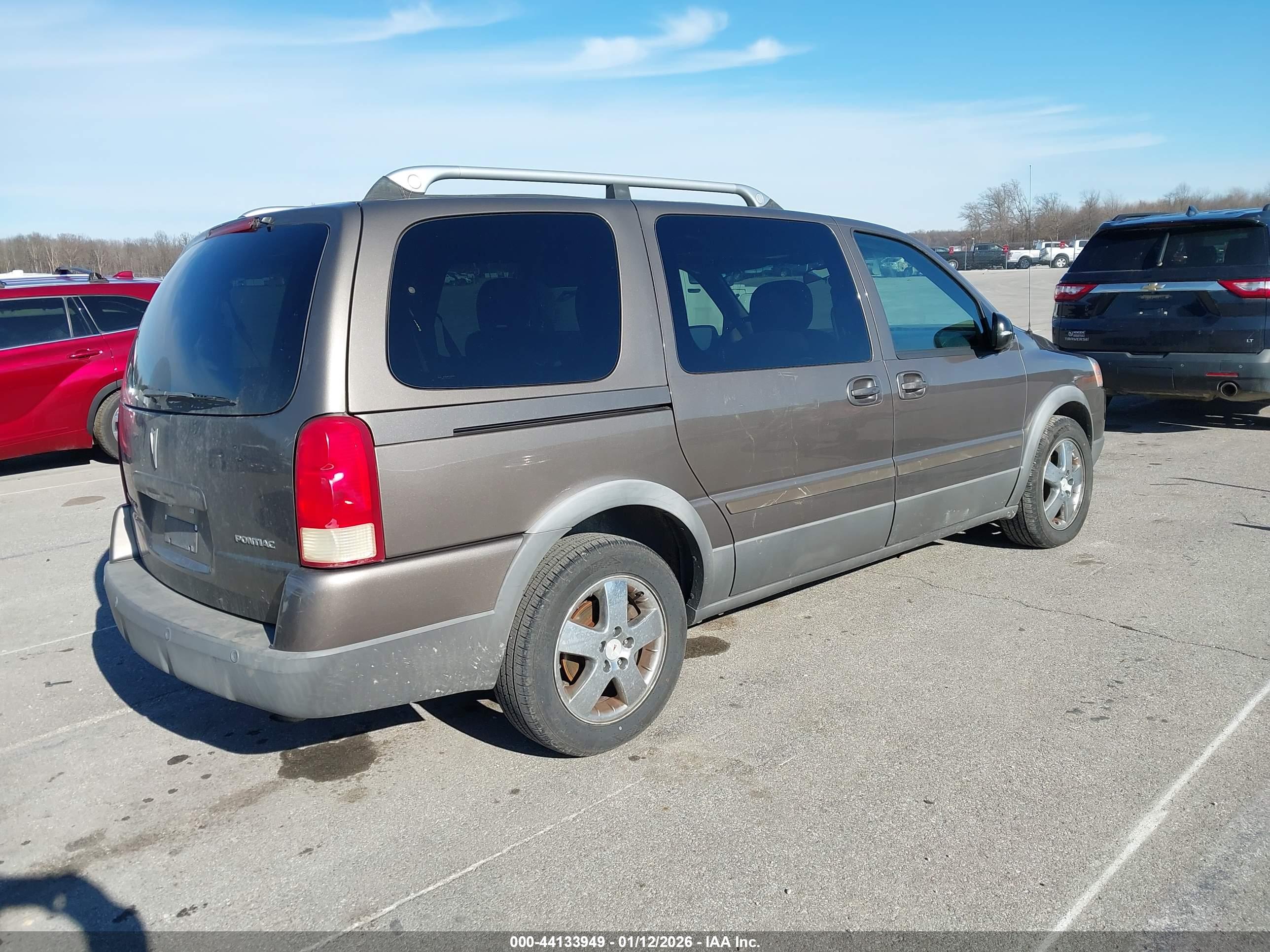 PONTIAC MONTANA image 4