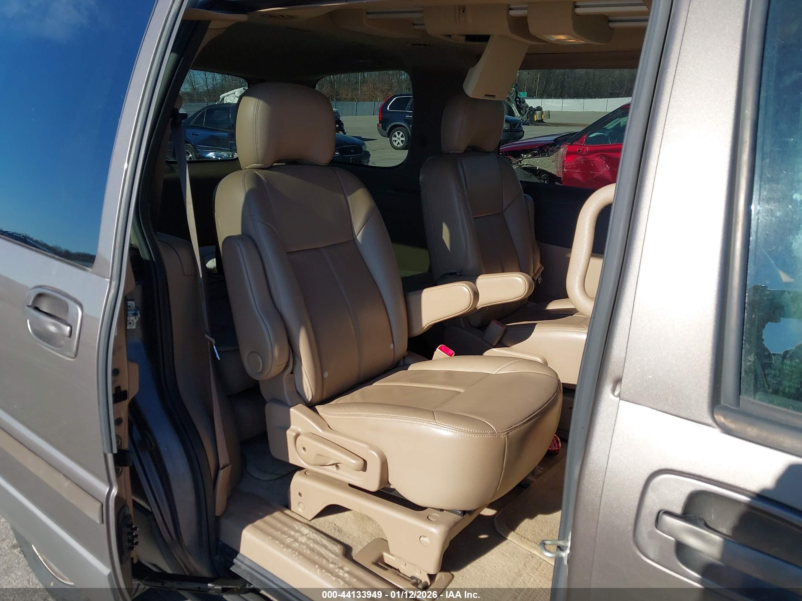 PONTIAC MONTANA image 8