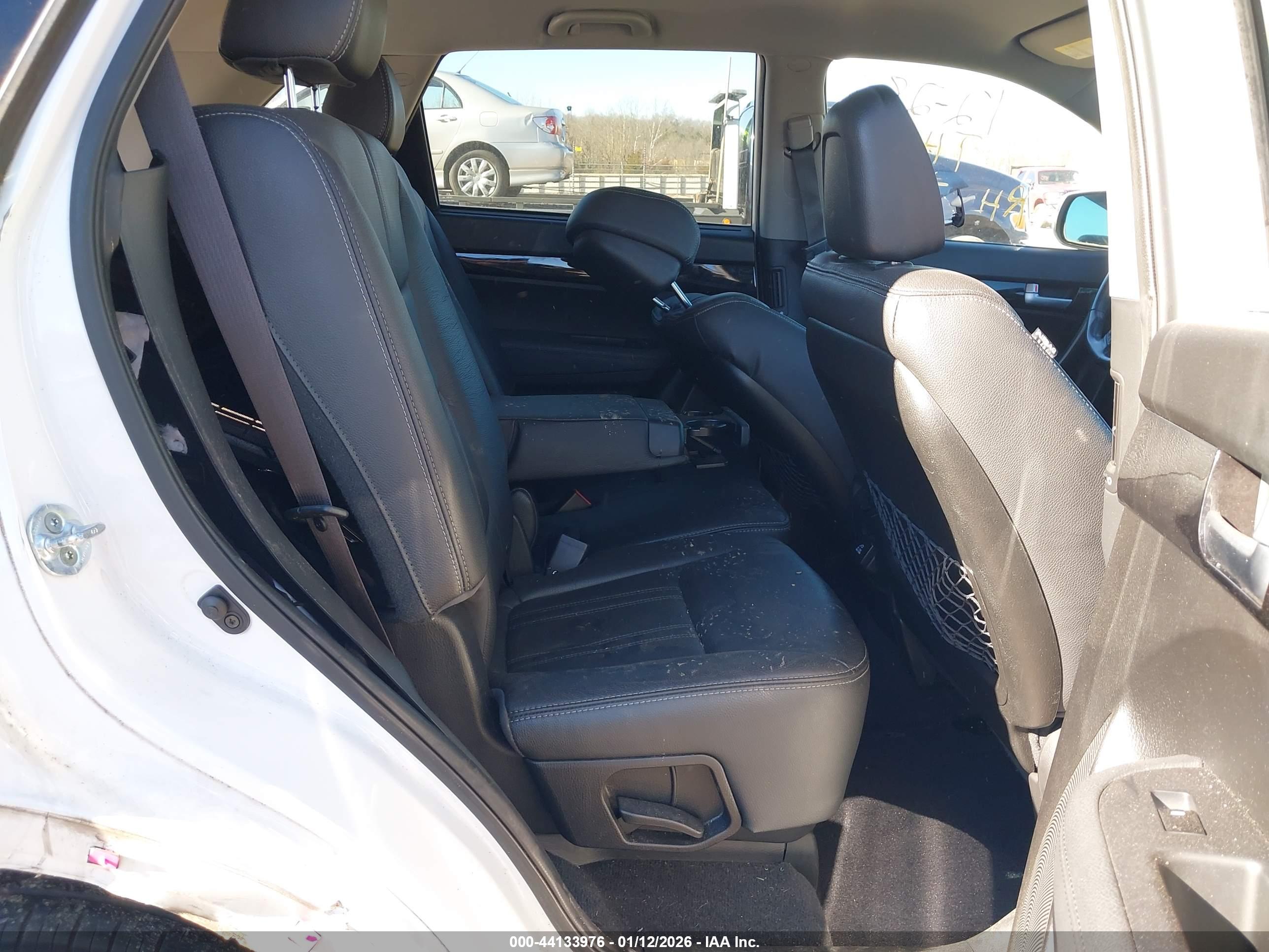 KIA SORENTO image 8