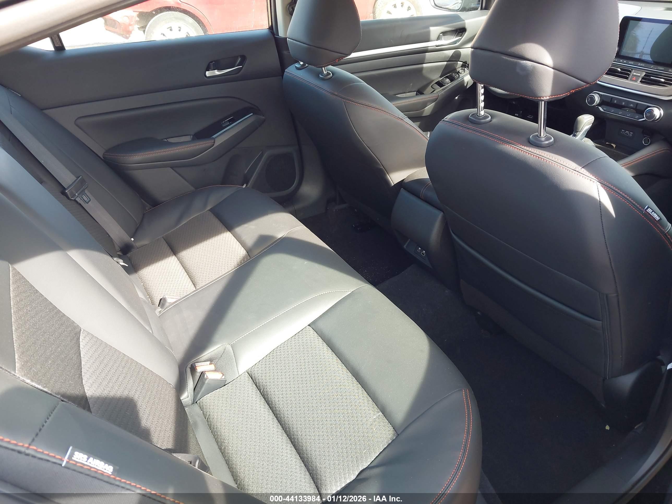 NISSAN ALTIMA image 8