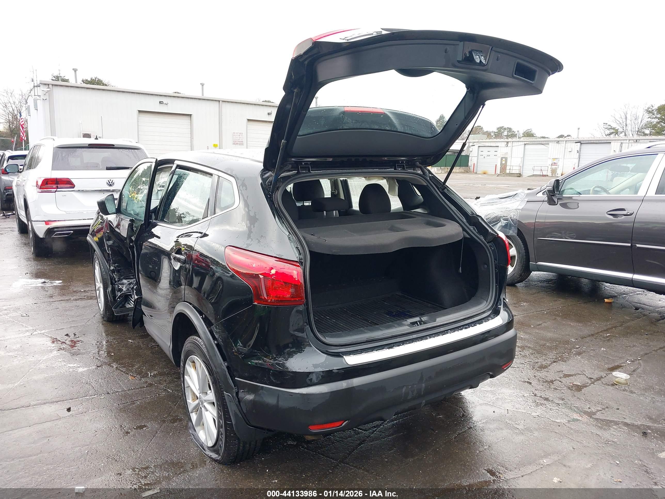 NISSAN ROGUE image 3